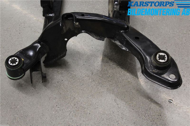 Volvo V60 14-18 Bakaksel Feste Travers-Ramme