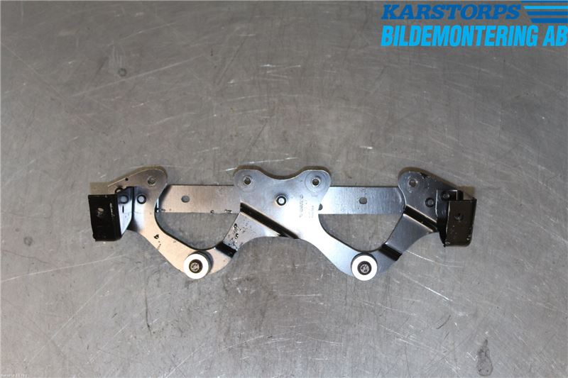 Volvo V60 14-18 Radiator Feste - Ramme - Bjelk