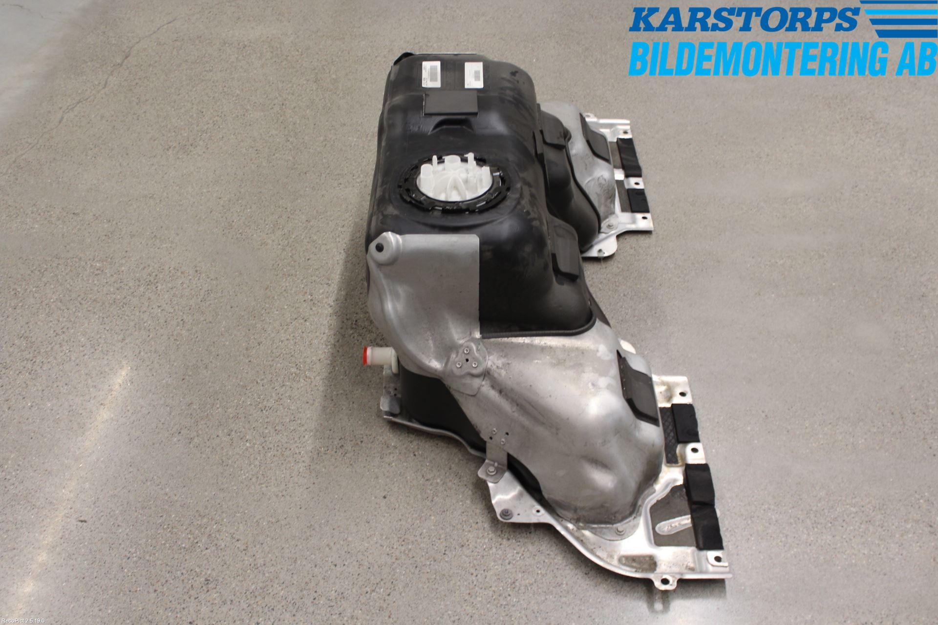 Jaguar F-TYPE Drivstofftank Innsprøytning