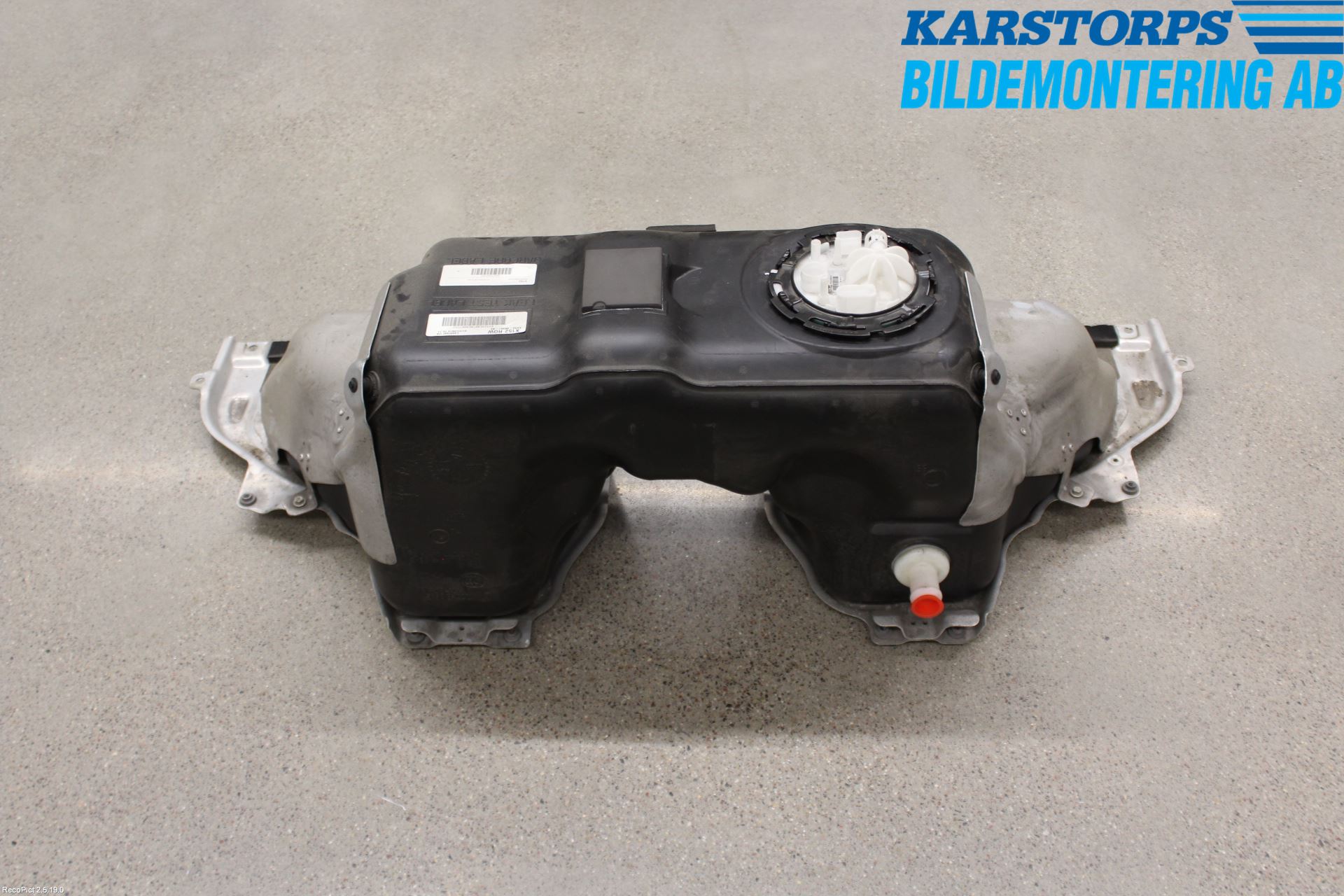 Jaguar F-TYPE Drivstofftank Innsprøytning