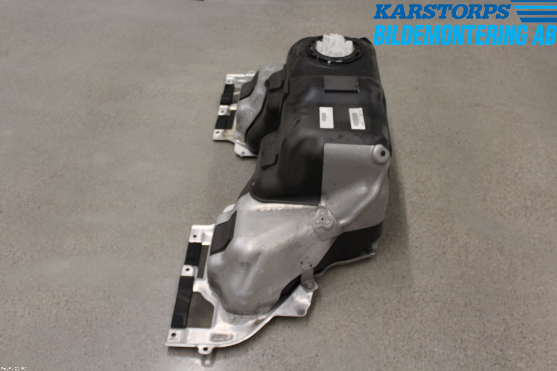 Jaguar F-TYPE Drivstofftank Innsprøytning