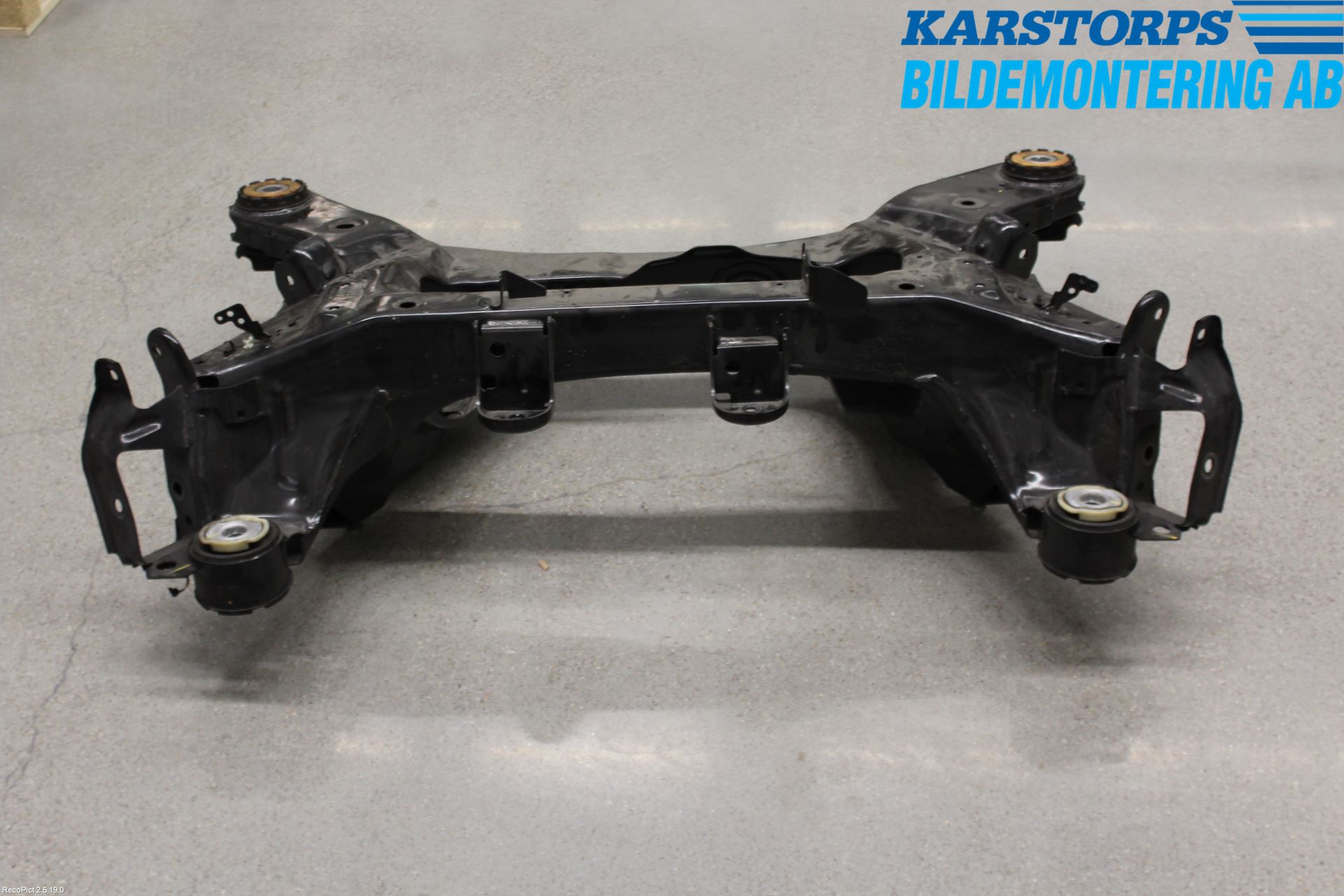 Jaguar F-TYPE Bakaksel Feste Travers-Ramme