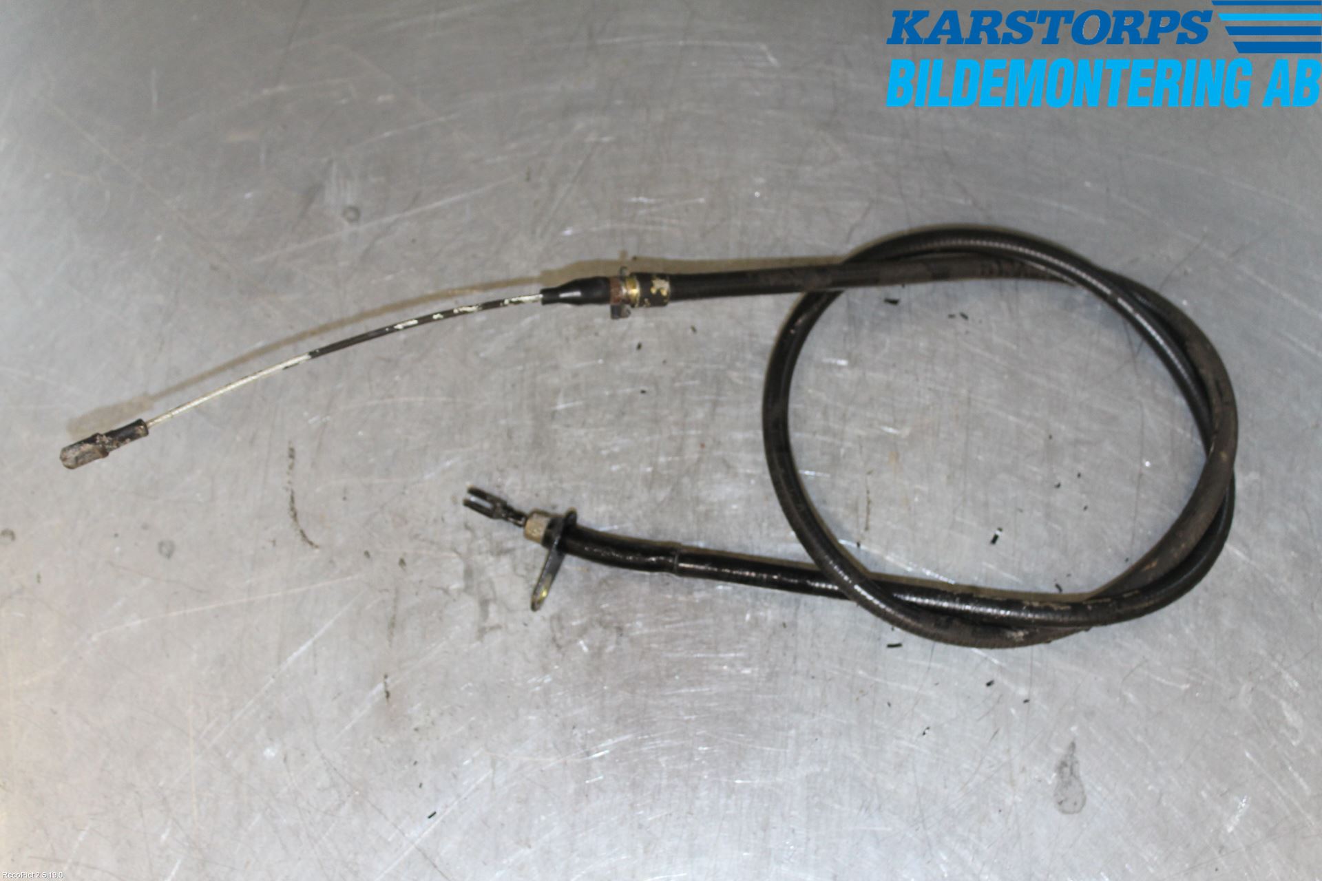Mercedes-Benz MB 200-300  (W123) 76-86 Wire Parkbremswire