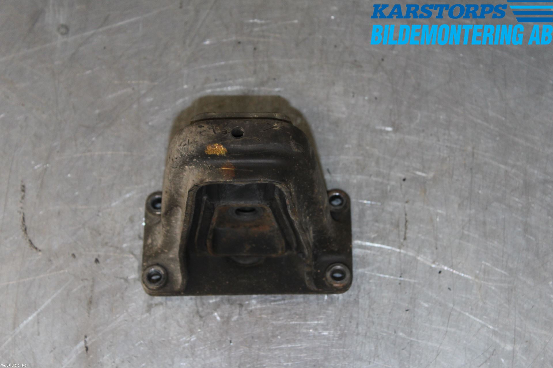 Mercedes-Benz MB 200-300  (W123) 76-86 Bakaksel Feste