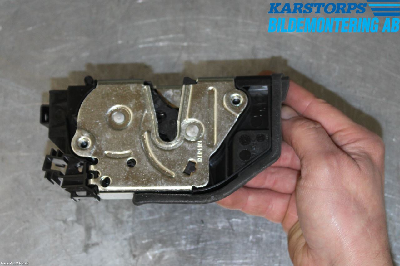 BMW 5 F10/F11/F18 09-17 Dørlås - Låsekasse