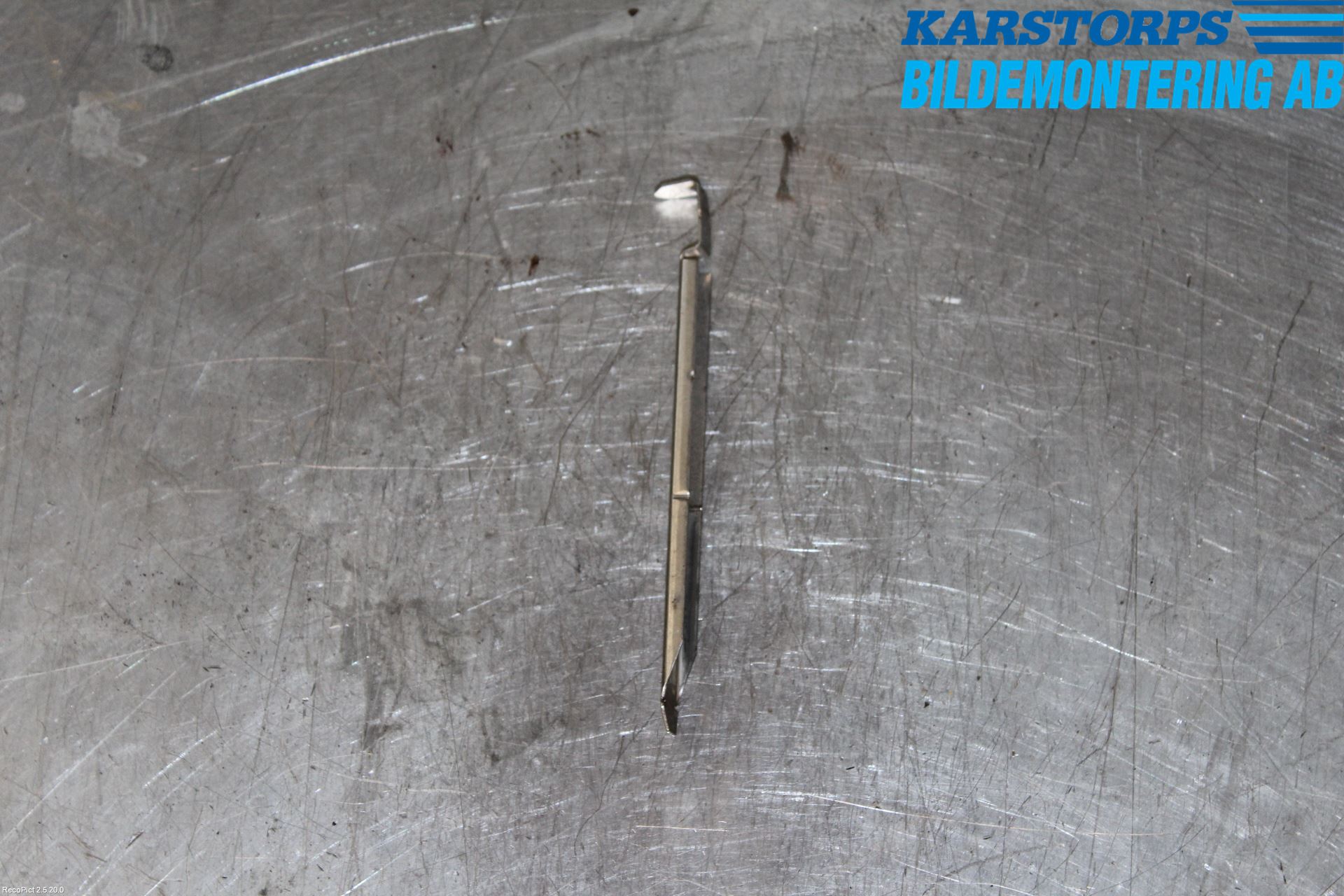 Volvo V50 04-07 Frontlykt Holder-Feste