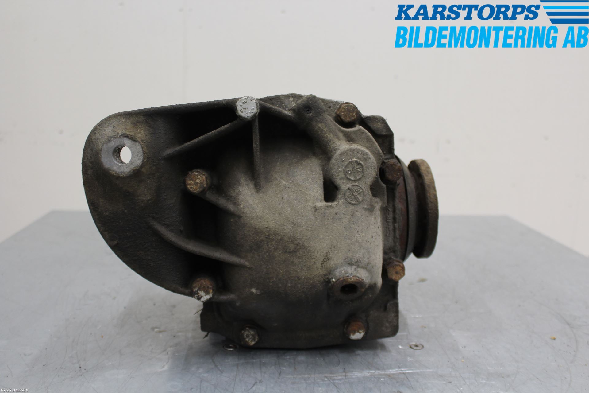 BMW 3 E90/91 SED/TOU 05-12 Bakaksel Kardang Bak -Diff
