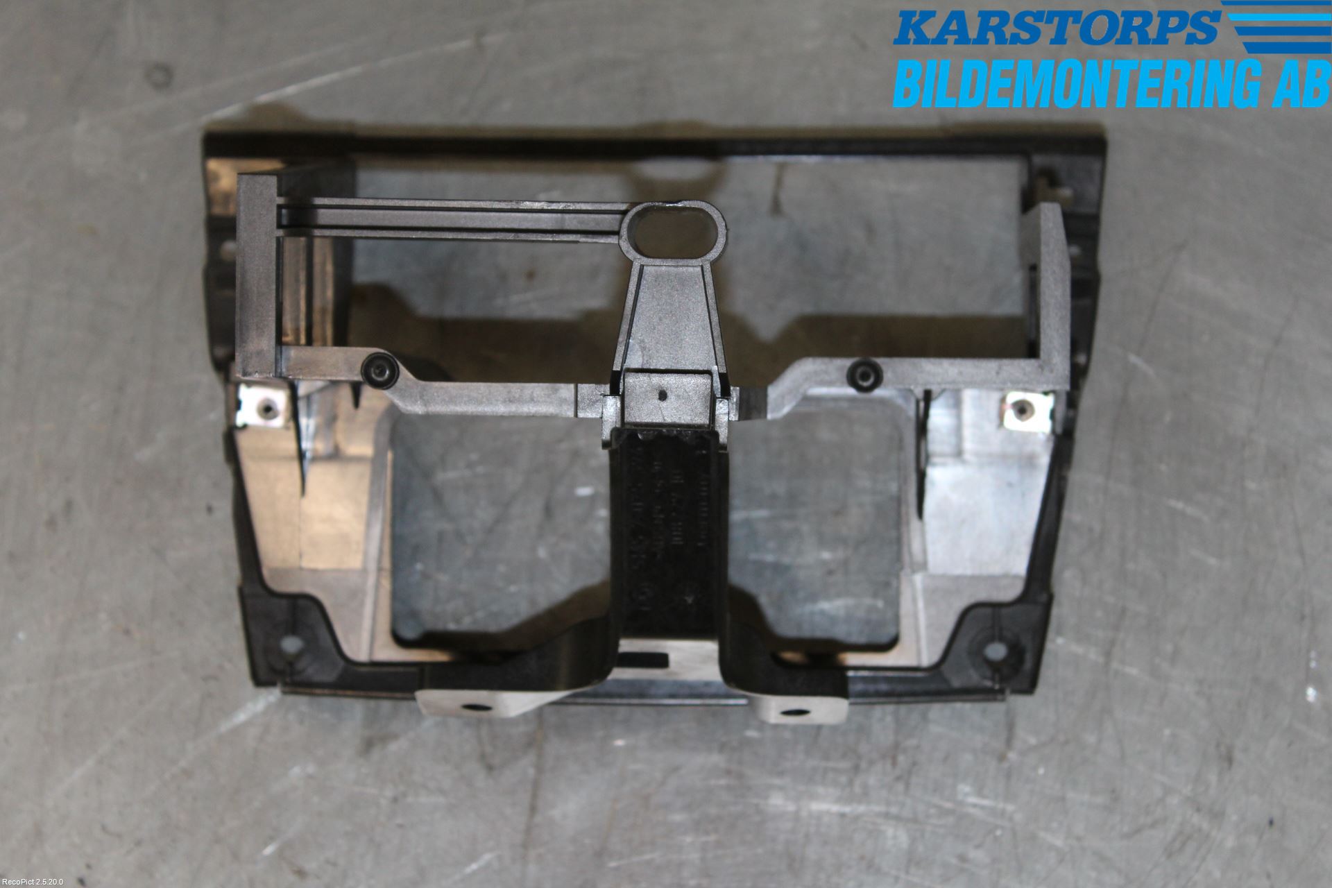 BMW 3 E90/91 SED/TOU 05-12 Innr Radio Ramme