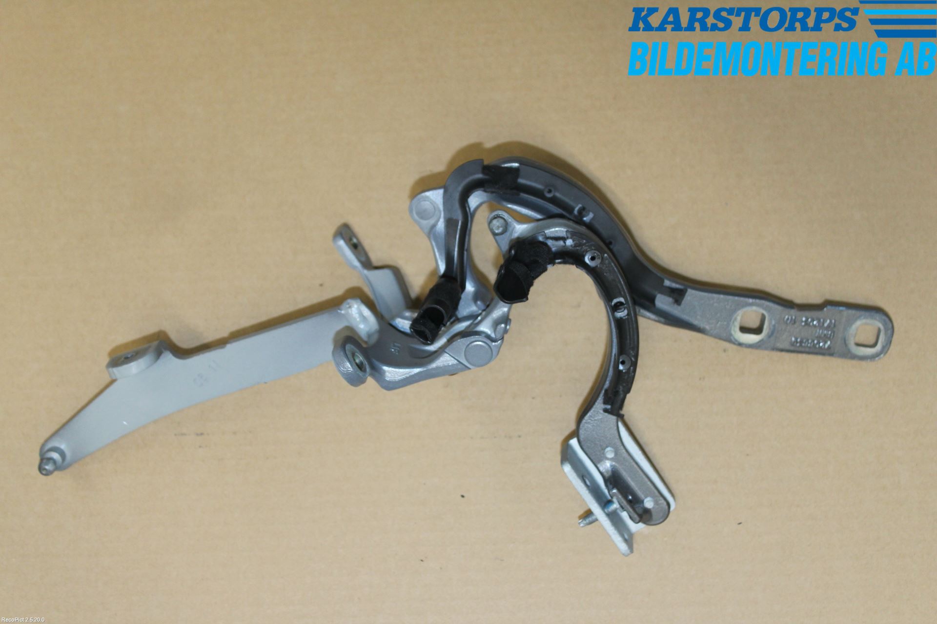 BMW 5 F10/F11/F18 09-17 Bakluke Hengsel Venstre