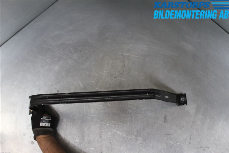 Mercedes-Benz MB GLA-KLASS (X156) 13-20 Drivstofftank Bånd-Feste