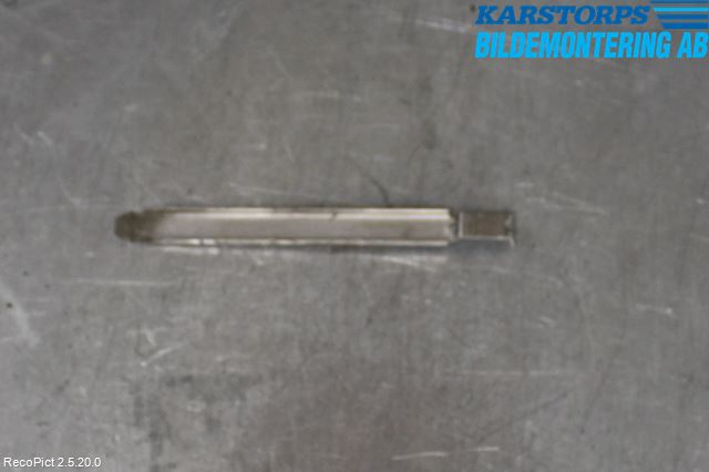 Volvo V50 04-07 Frontlykt Holder-Feste