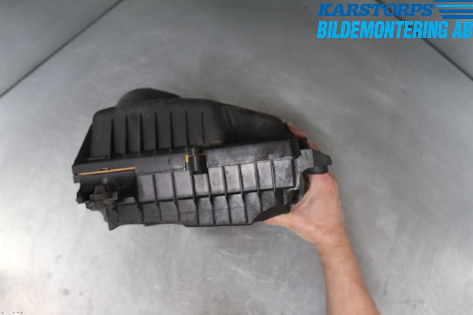 Renault TRAFIC   02-14 Luftfilter Boks