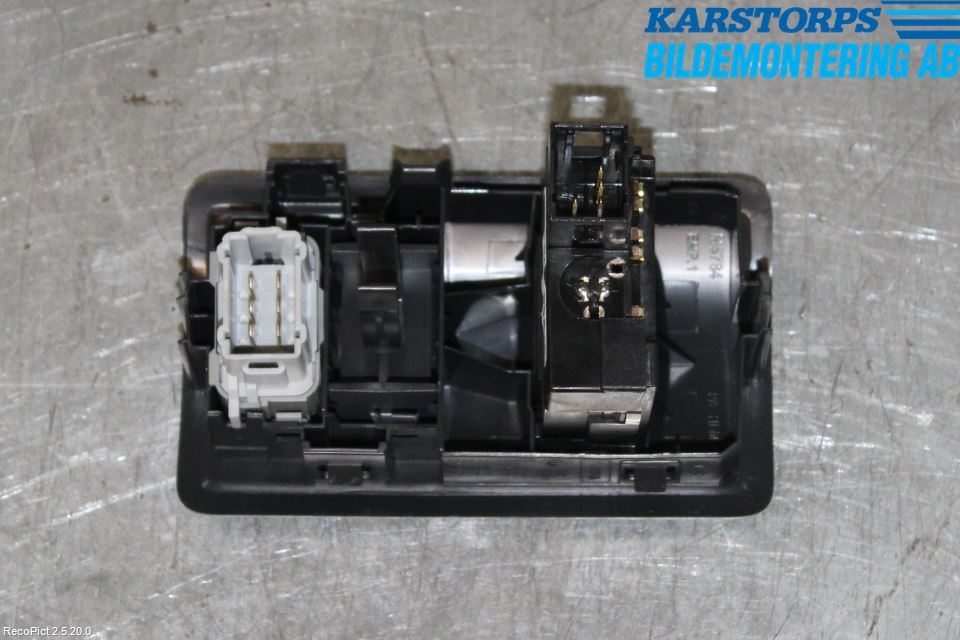 Renault CLIO III  09-12 Frontlykt Lysspredderreg