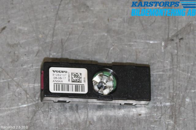 Volvo V40 12-19 Stereo Antenneforsterker
