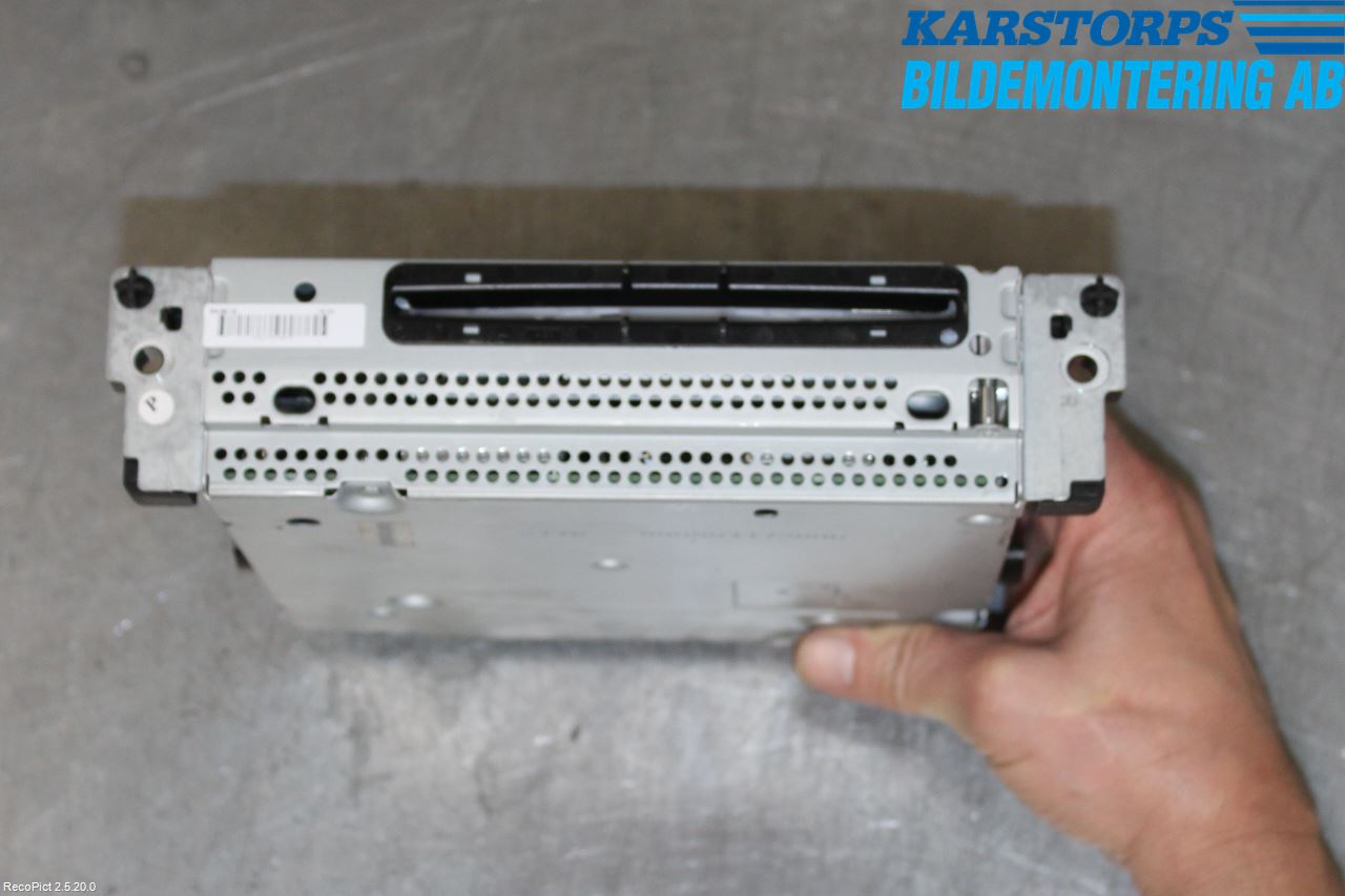 BMW 5 F10/F11/F18 09-17 Stereo Radio Med Cd