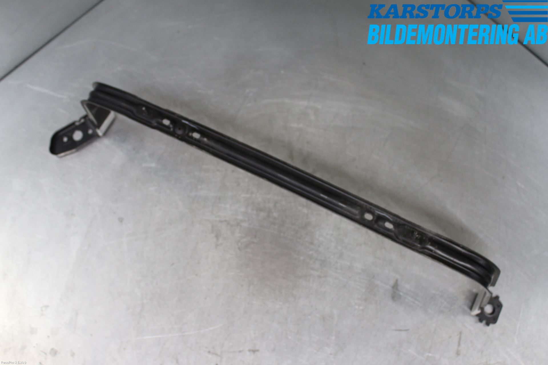 Volvo V40 12-19 Drivstofftank Bånd-Feste