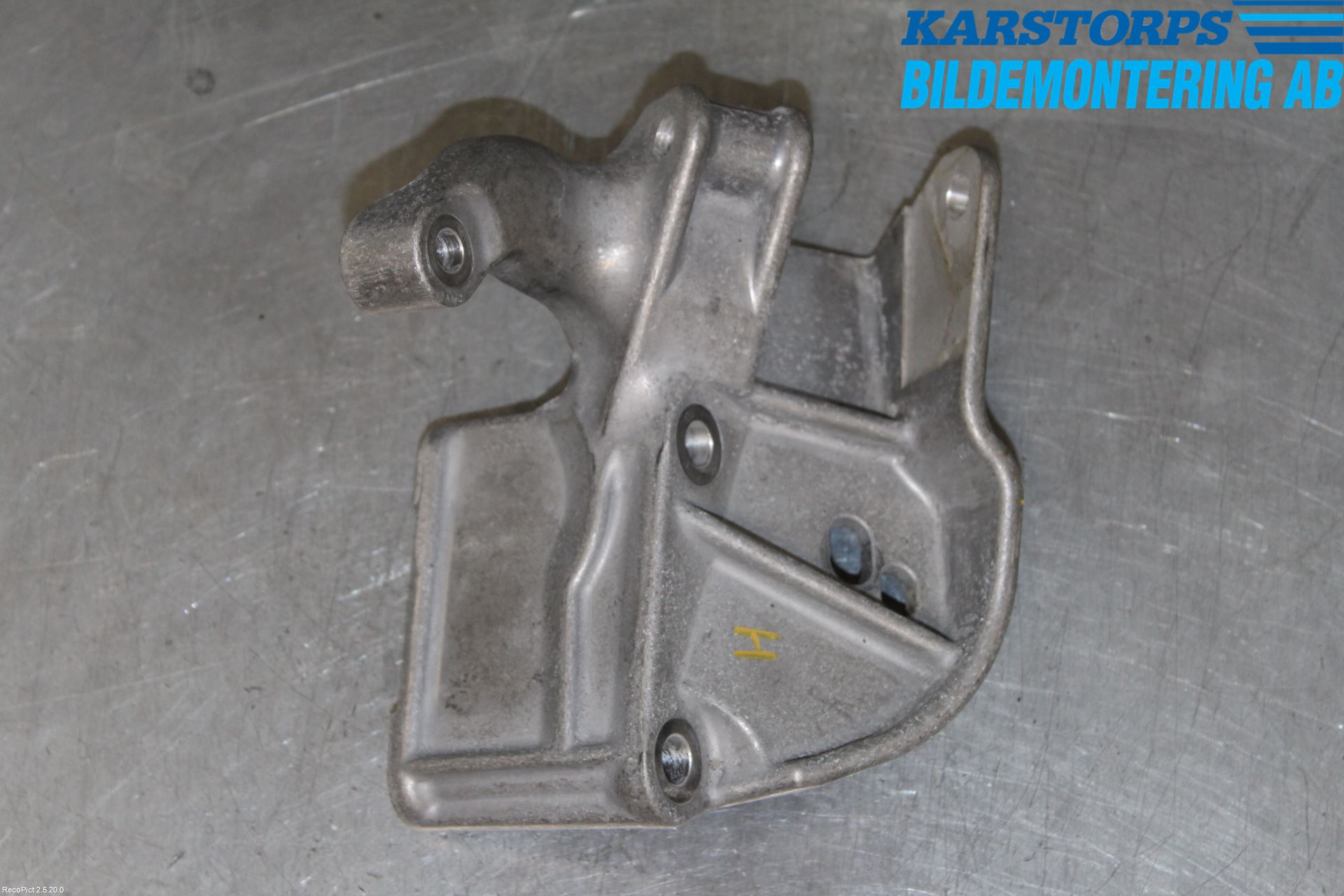 Volvo V40 12-19 Motor Feste Stål-Alu