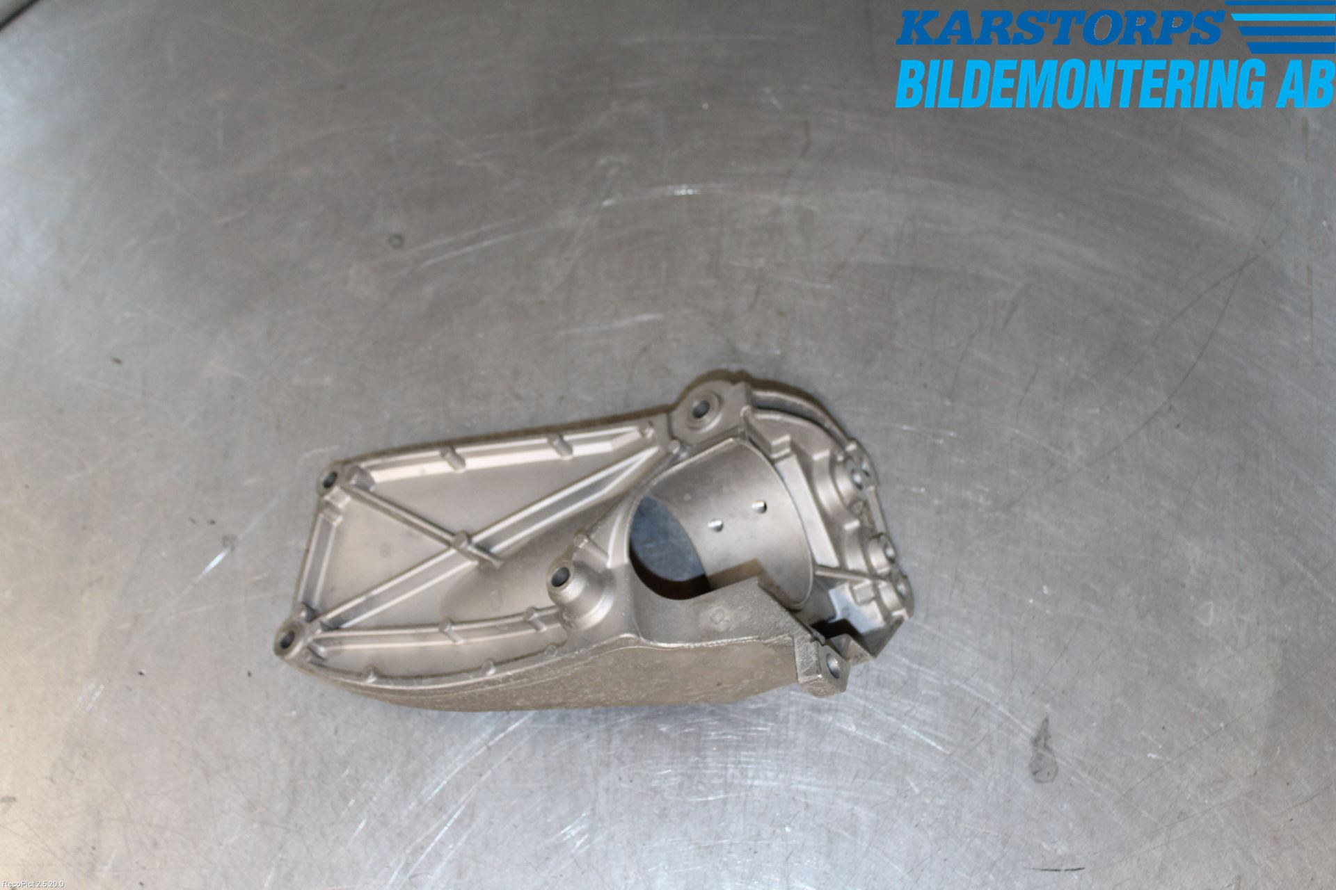 Volvo V40 12-19 Motor Feste Stål-Alu