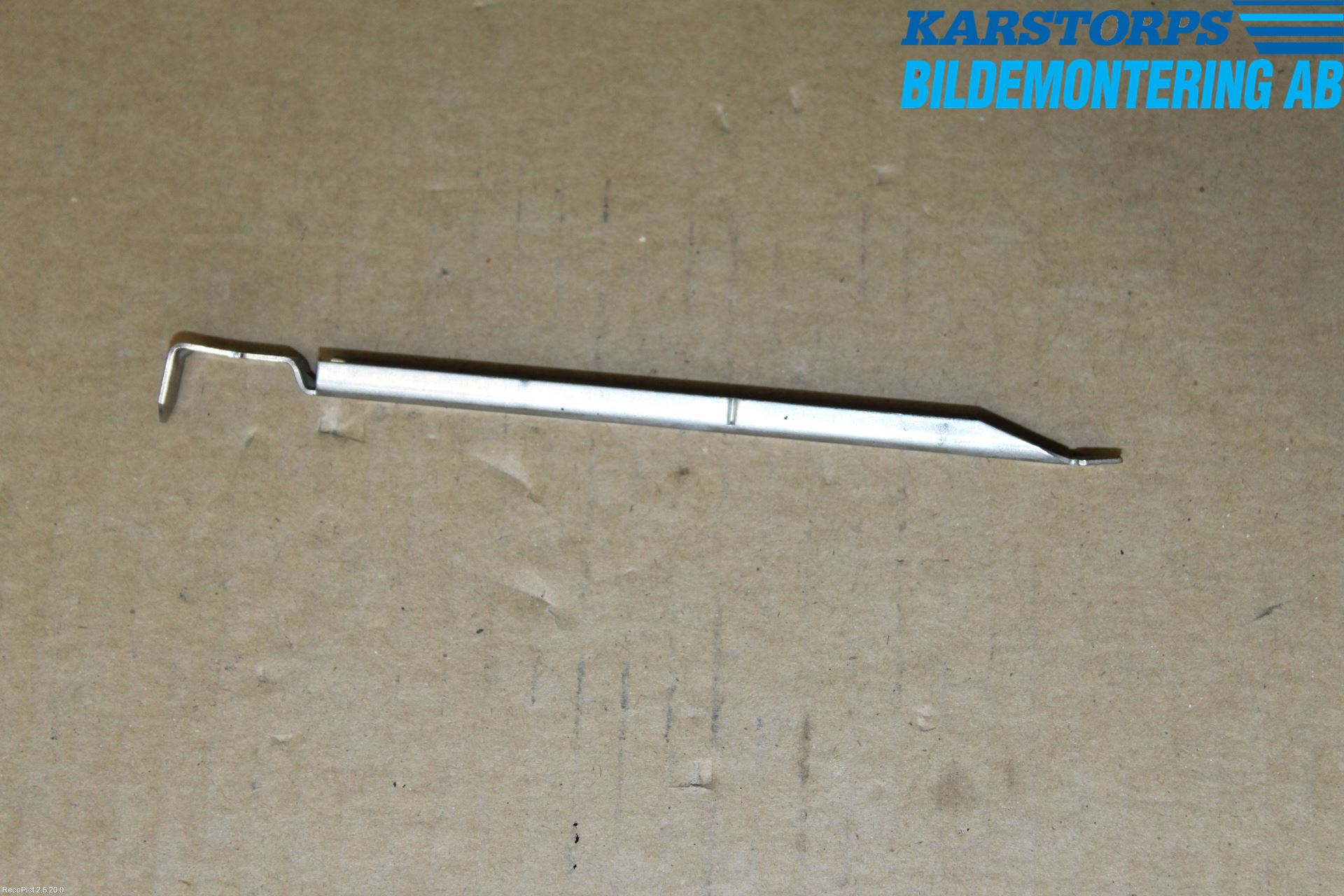Volvo V50 04-07 Frontlykt Holder-Feste