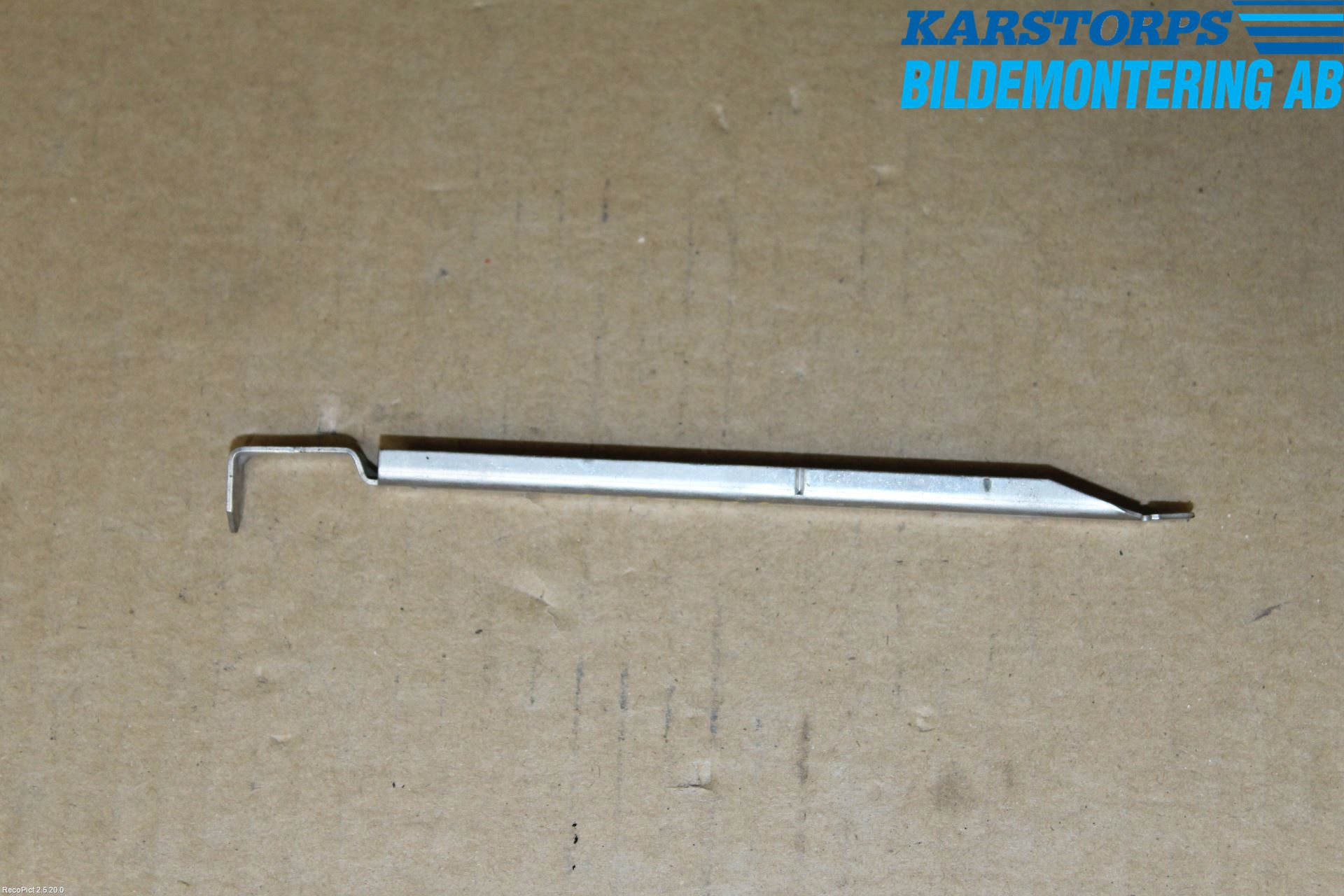 Volvo V50 04-07 Frontlykt Holder-Feste