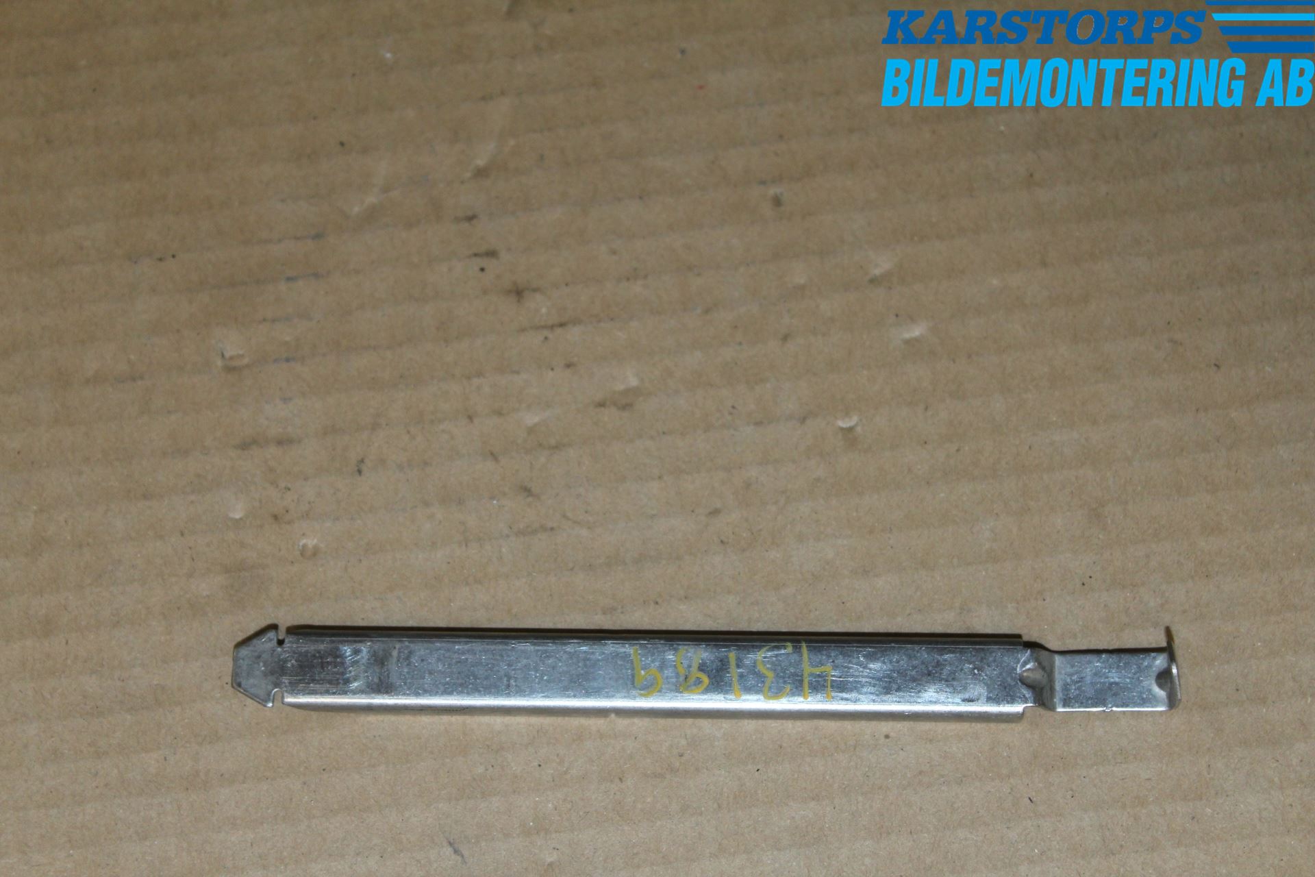 Volvo V50 04-07 Frontlykt Holder-Feste