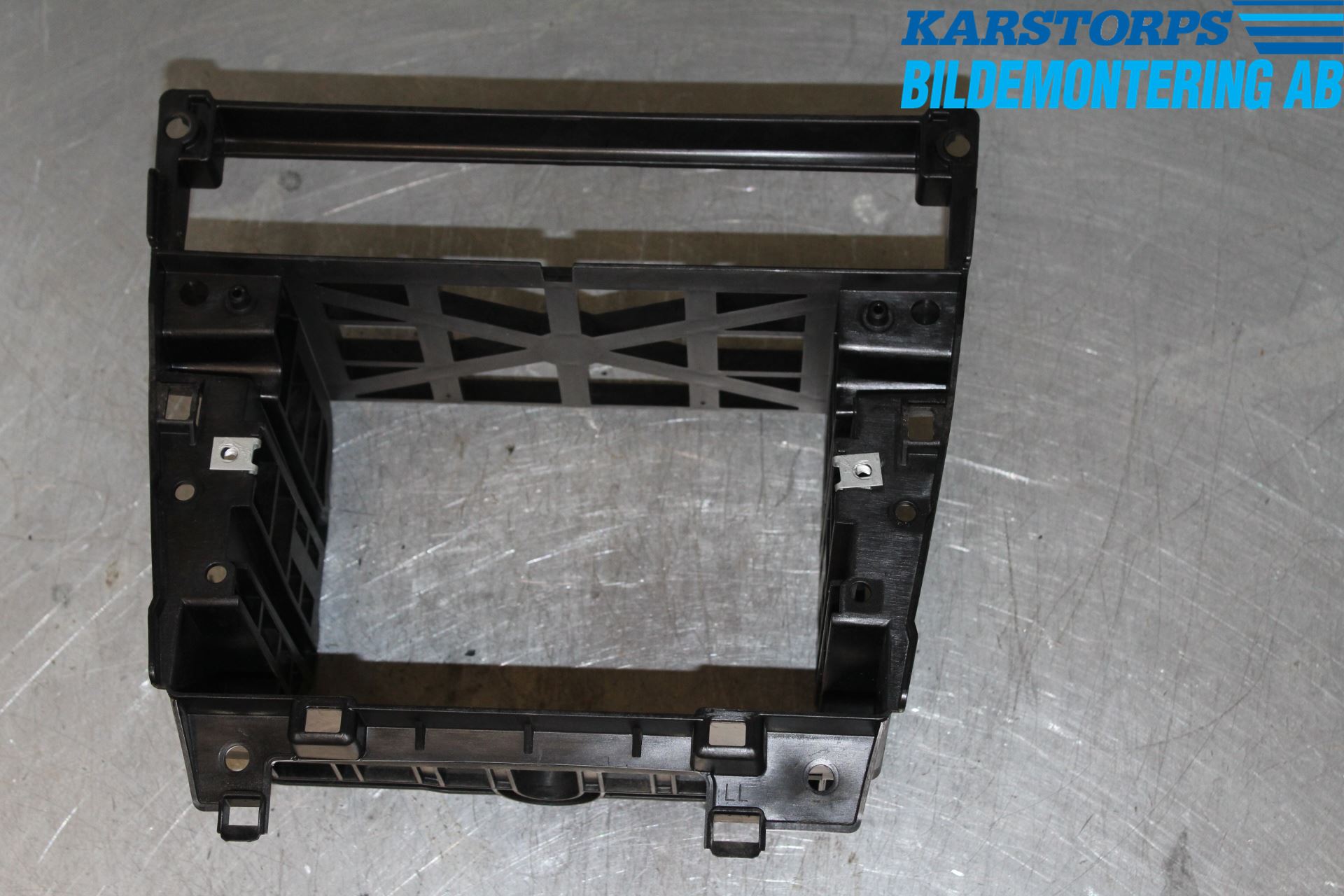 BMW 5 E60/61 Sed/Tou 02-10 Innr Radio Ramme