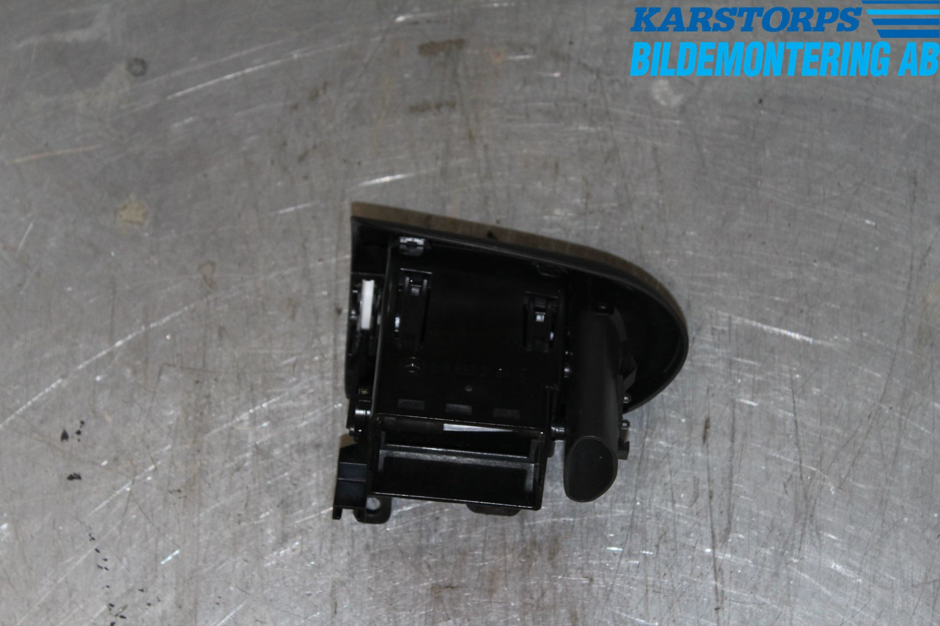 Mercedes-Benz MB C (203) 00-07 Dashbord Kanal - Dyse