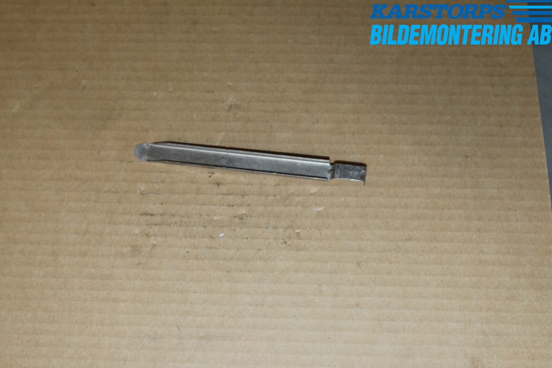 Volvo V50 08-12 Frontlykt Holder-Feste