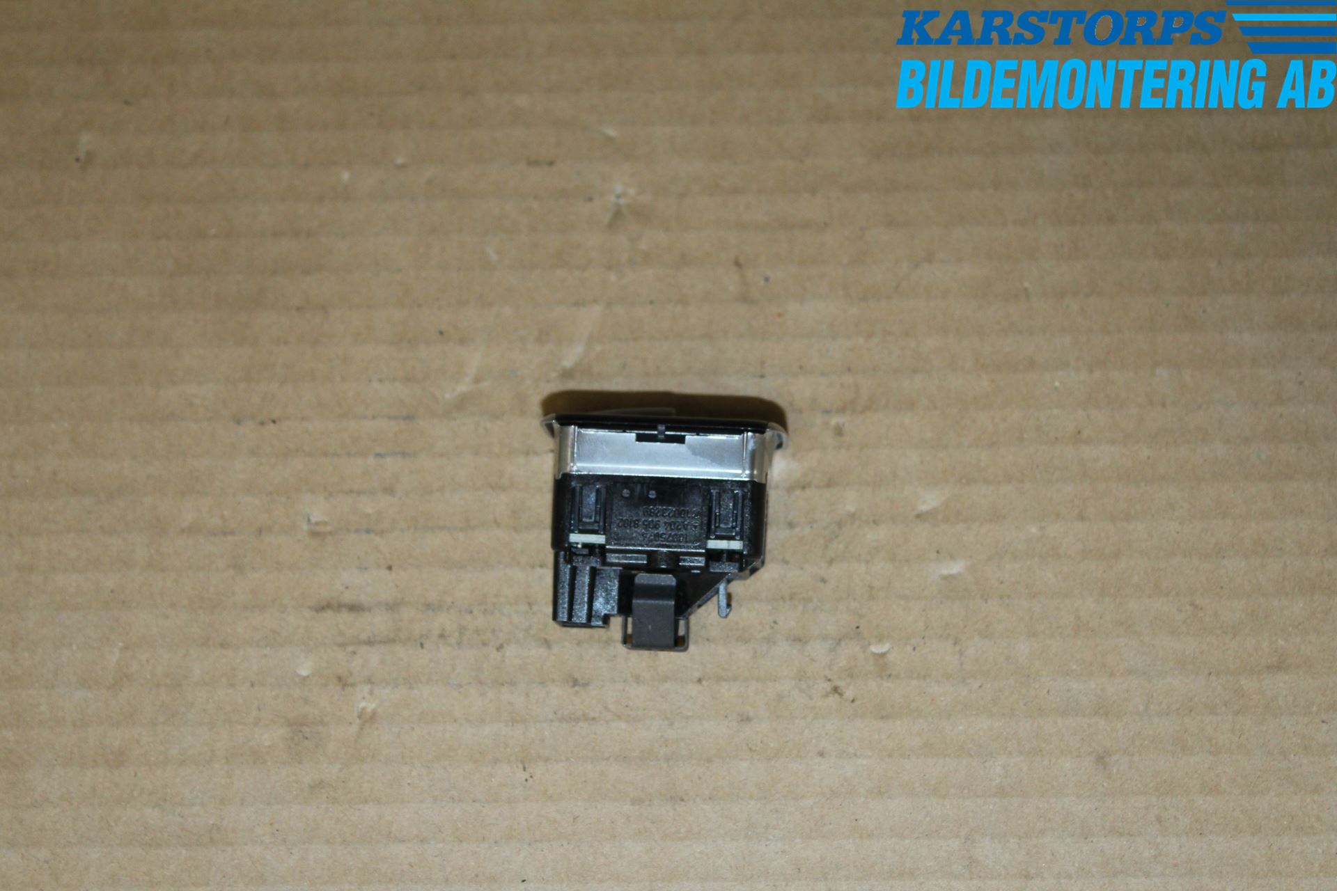 Mercedes-Benz MB E-KLASS (W212) 09-16 Bryter Vindusheis