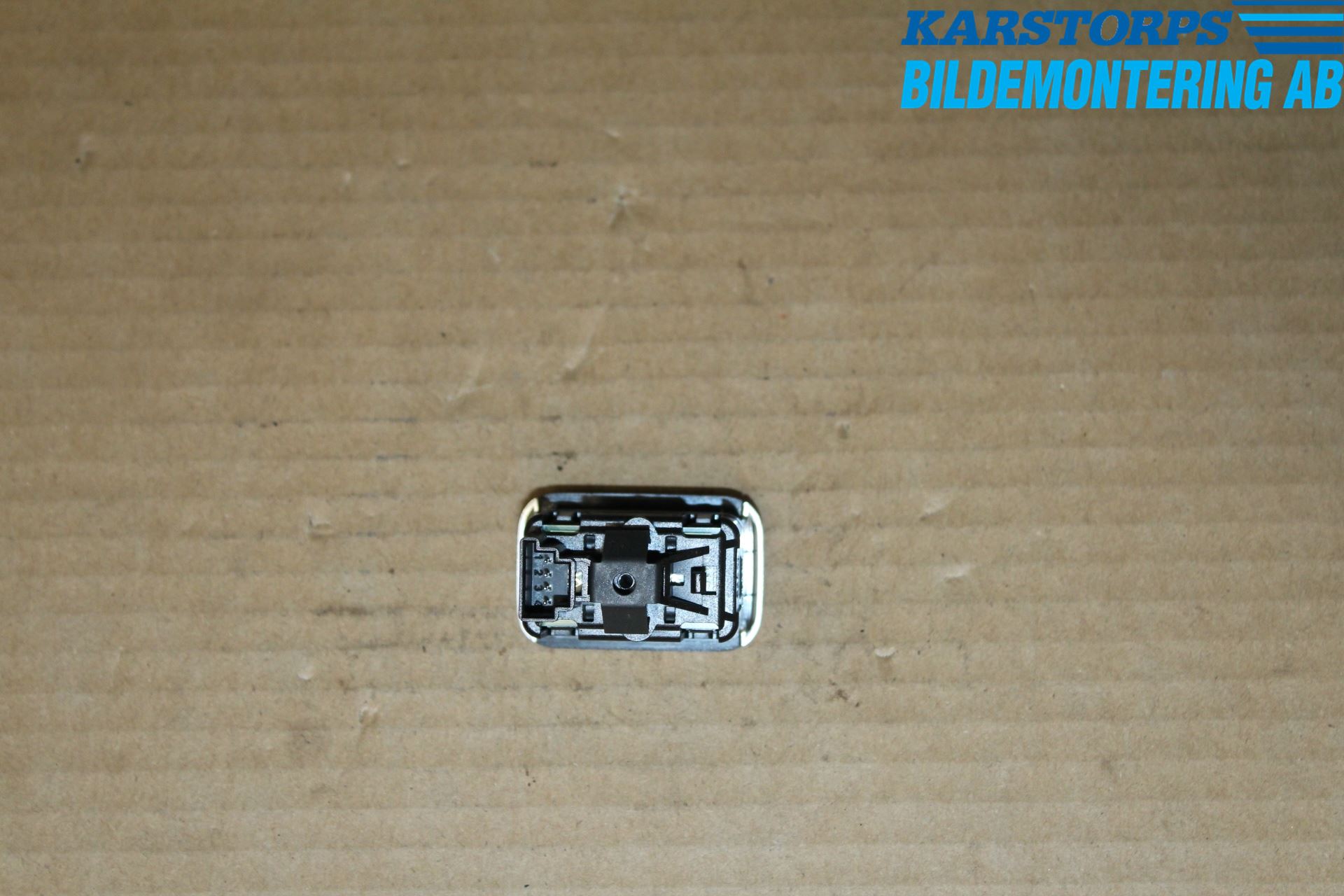 Mercedes-Benz MB E-KLASS (W212) 09-16 Bryter Vindusheis