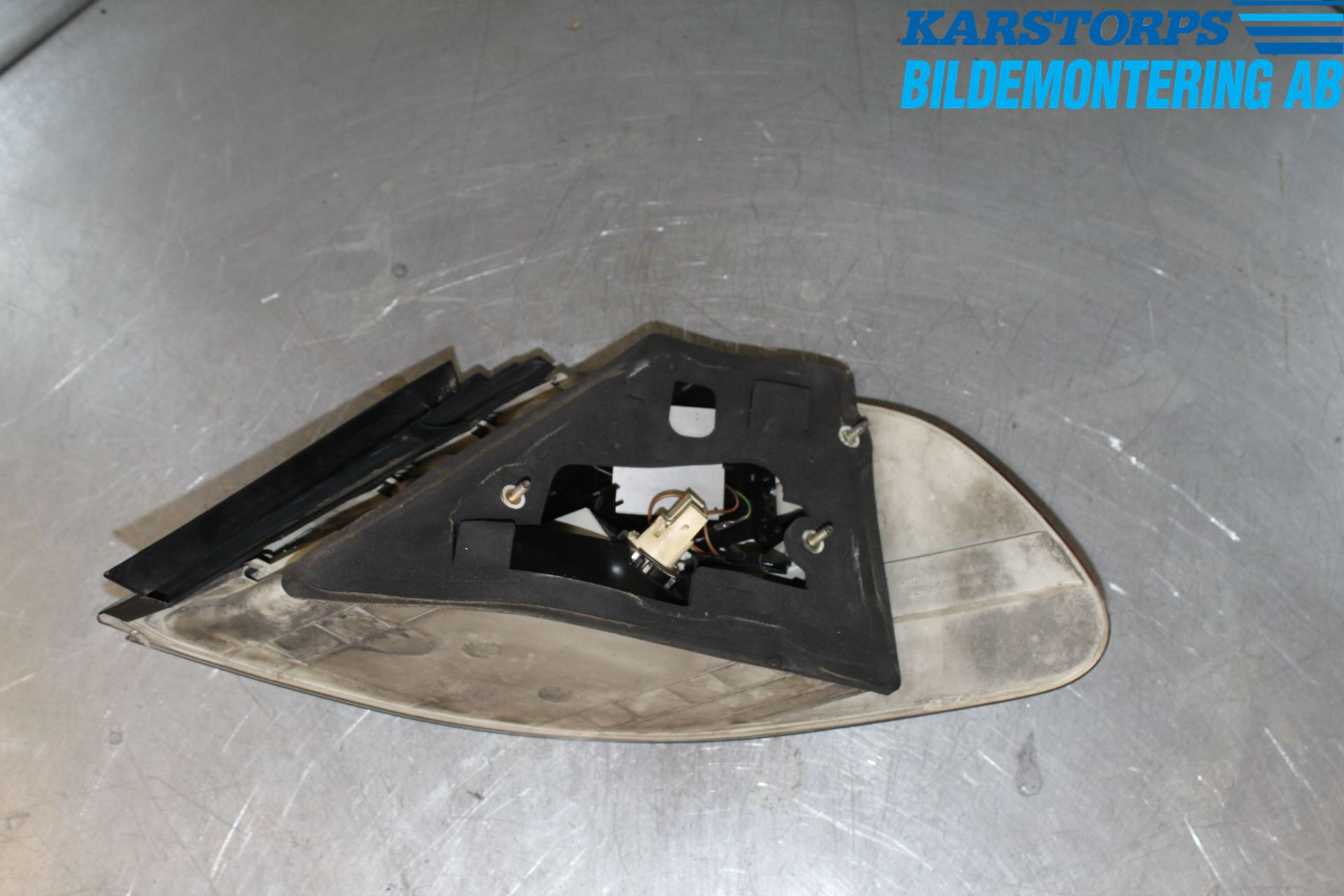 BMW 7 E65/66    00-08 Baklykt Venstre