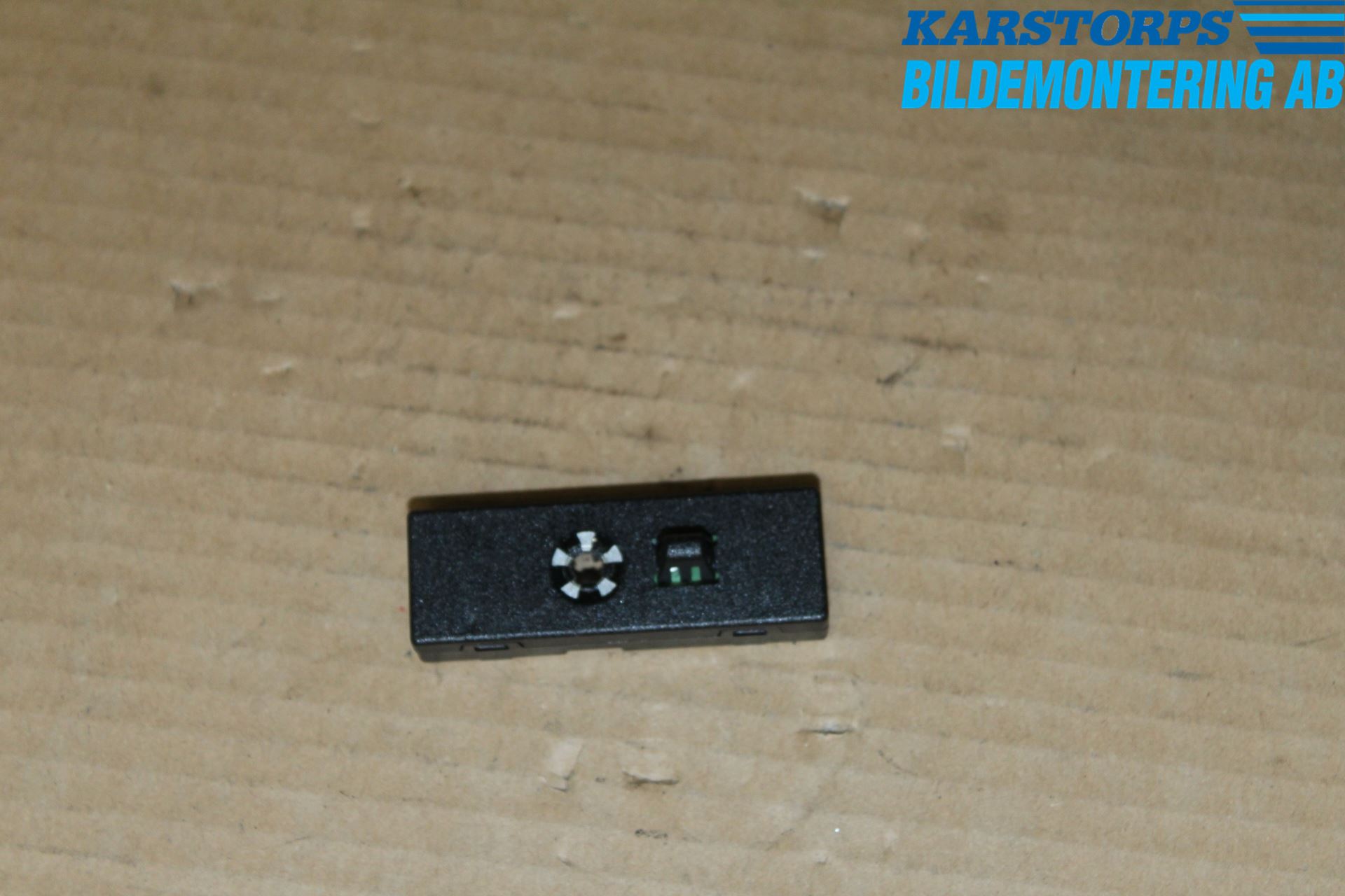 Volvo V40 12-19 Stereo Antenneforsterker
