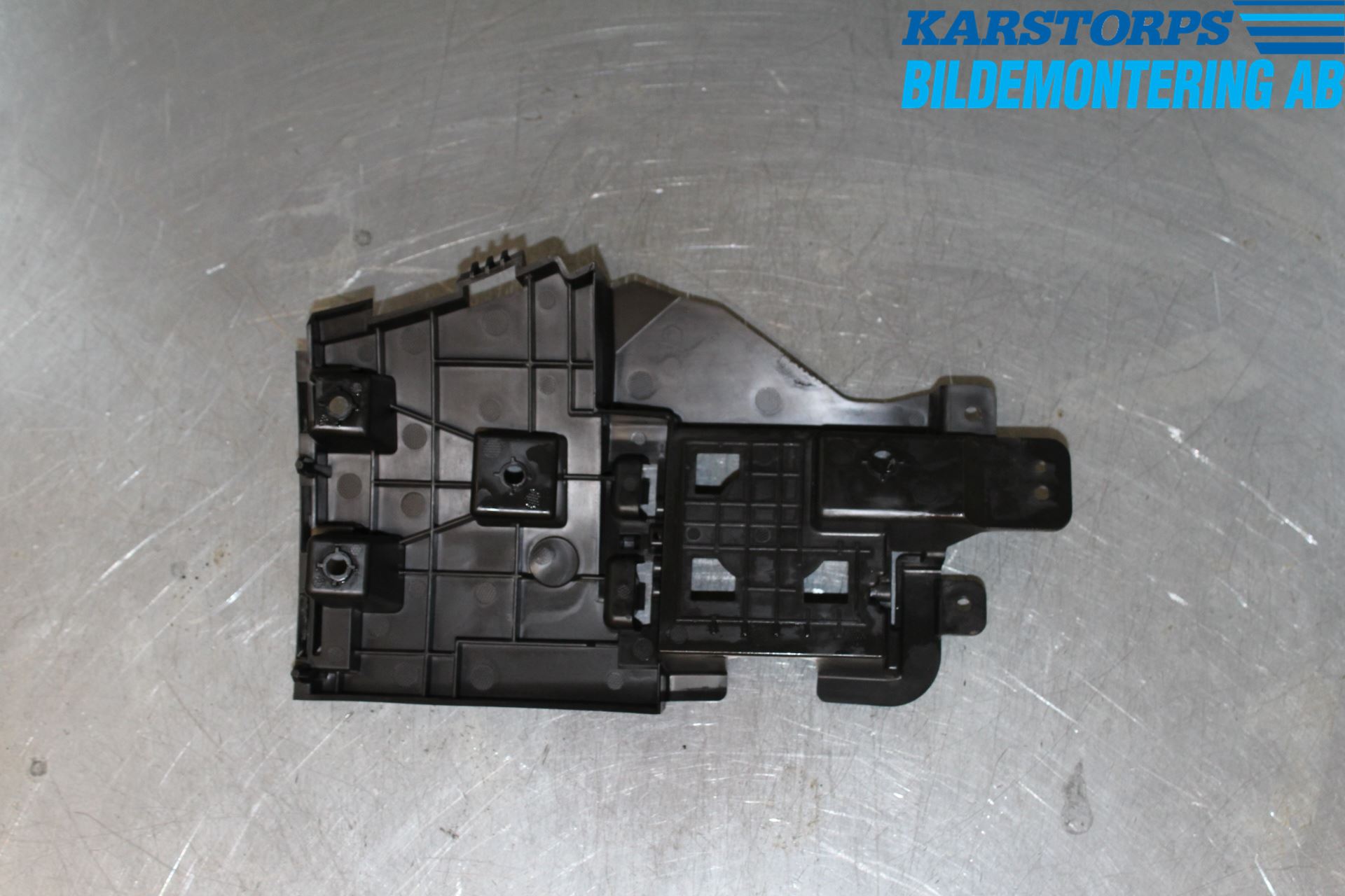 Volvo V60 14-18 Støtfangerfeste Bak Høyre