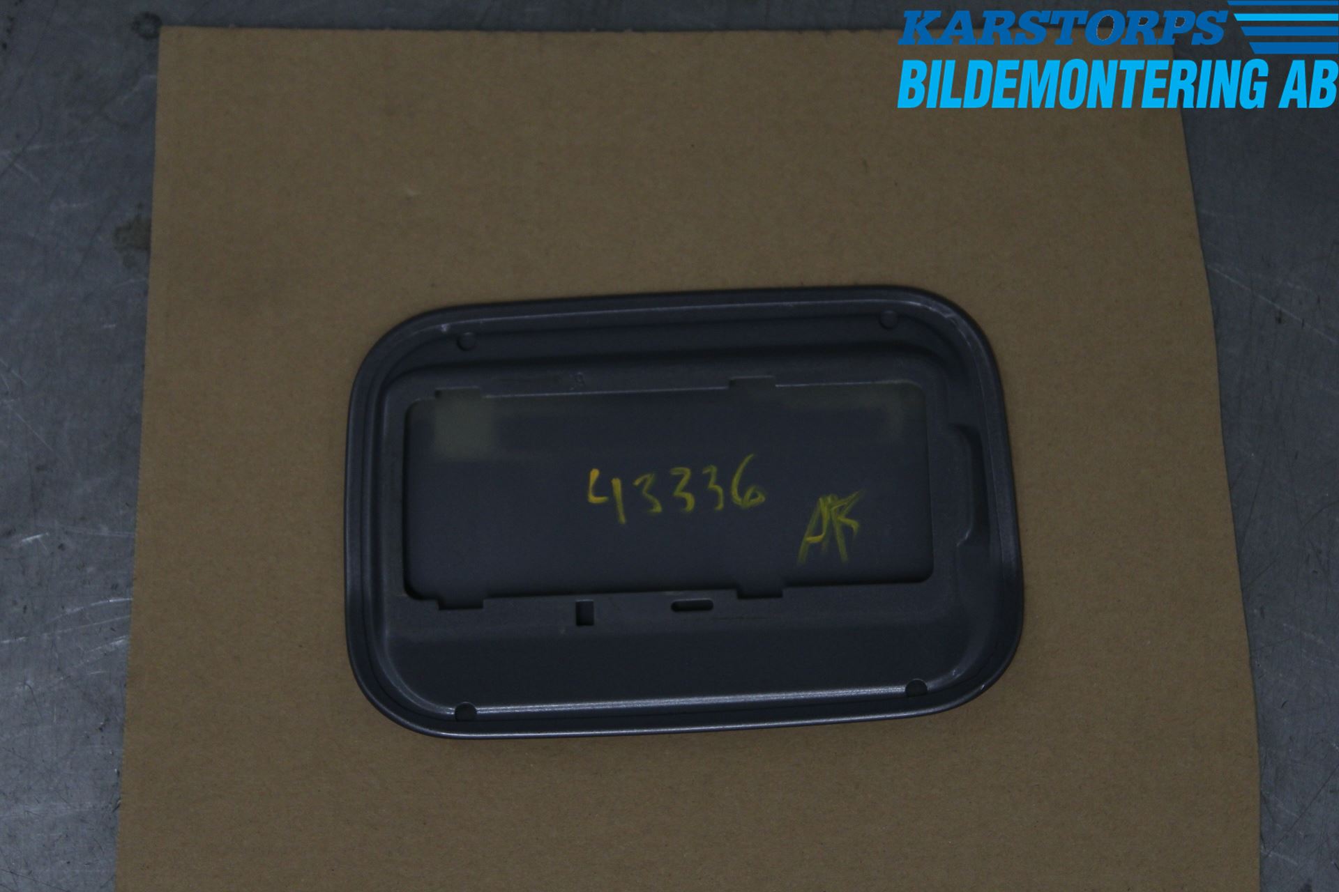 BMW 5 E60/61 Sed/Tou 02-10 Drivstoff Tankluke