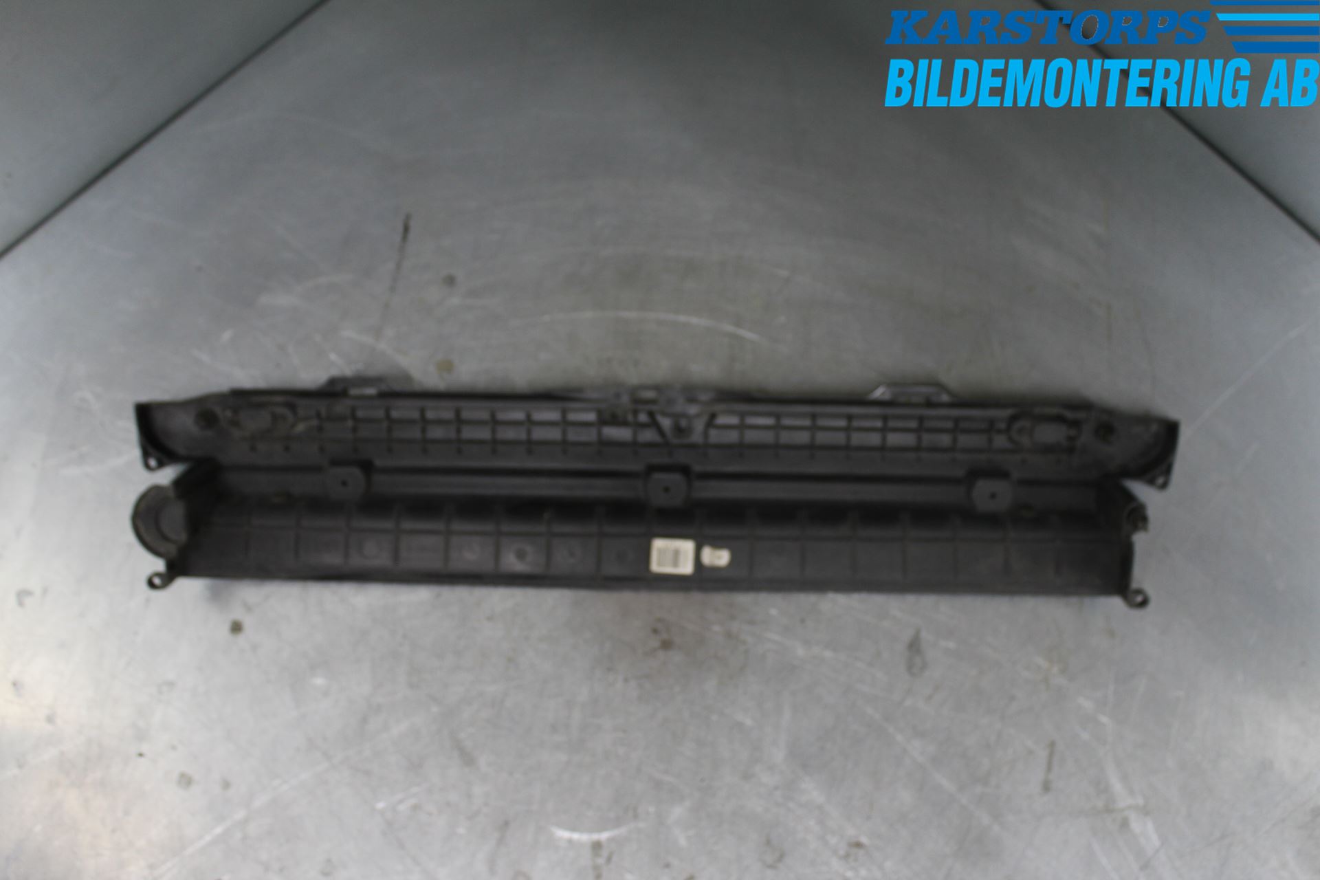 BMW 5 E60/61 Sed/Tou 02-10 Radiator Feste - Ramme - Bjelk