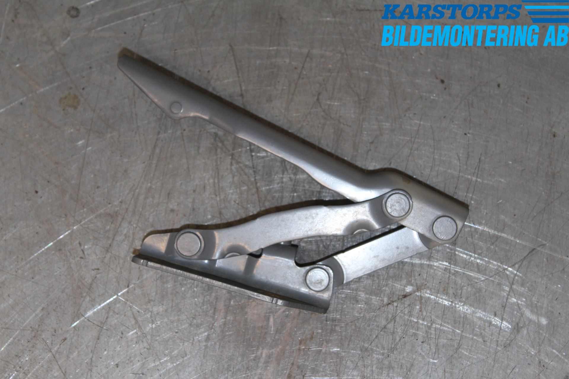 BMW 5 E60/61 Sed/Tou 02-10 Panser Hengsel - Hengsler