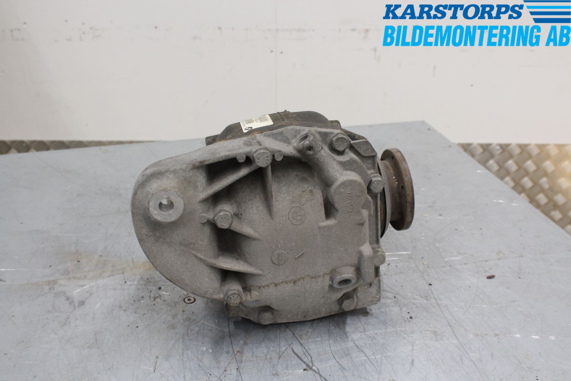 BMW 5 E60/61 Sed/Tou 02-10 Bakaksel Kardang Bak -Diff