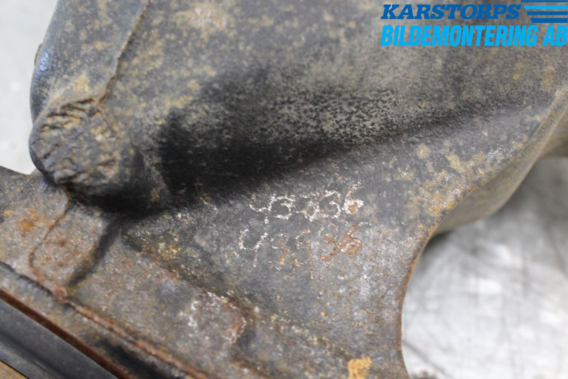 BMW 5 E60/61 Sed/Tou 02-10 Bakaksel Kardang Bak -Diff