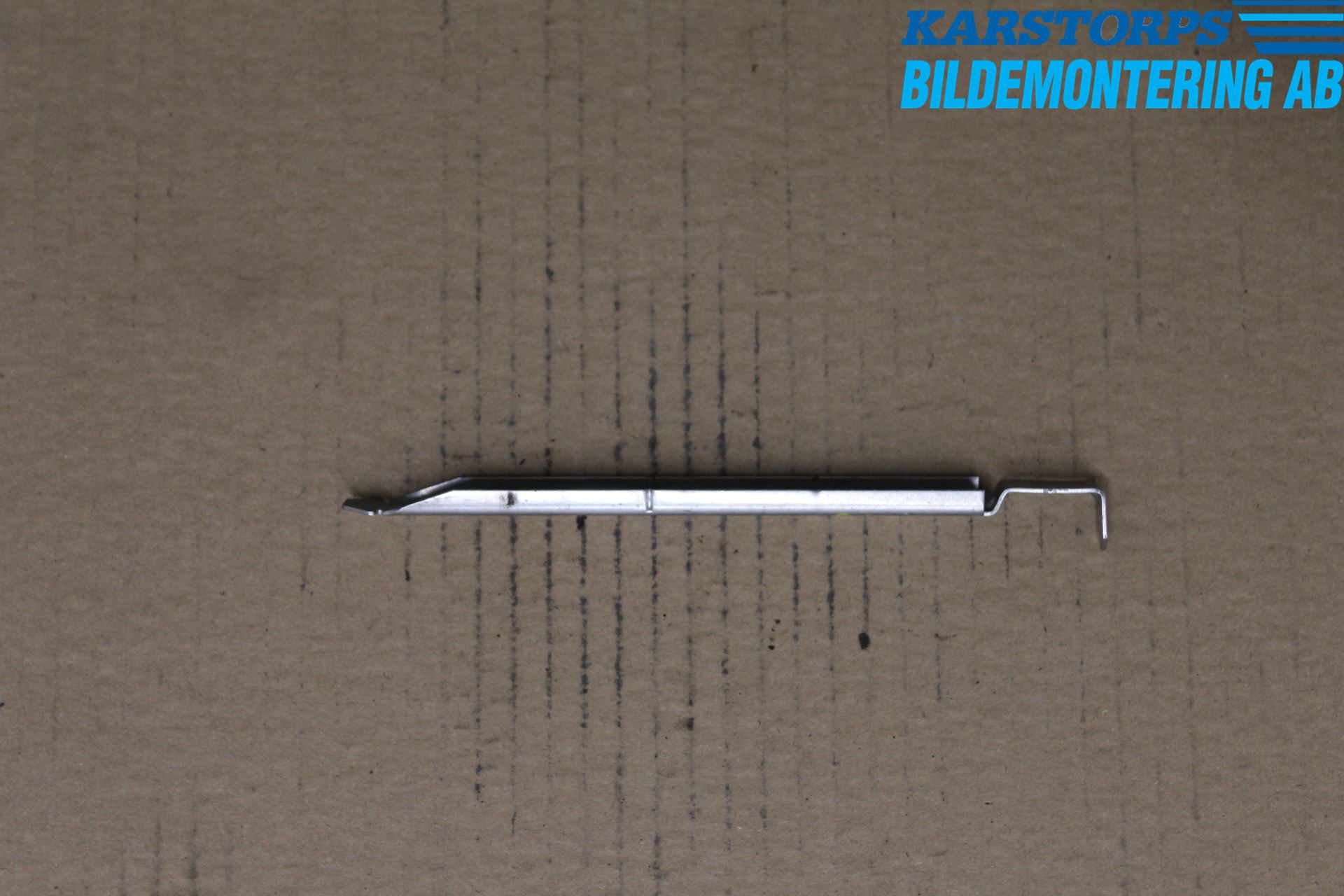 Volvo V50 04-07 Frontlykt Holder-Feste