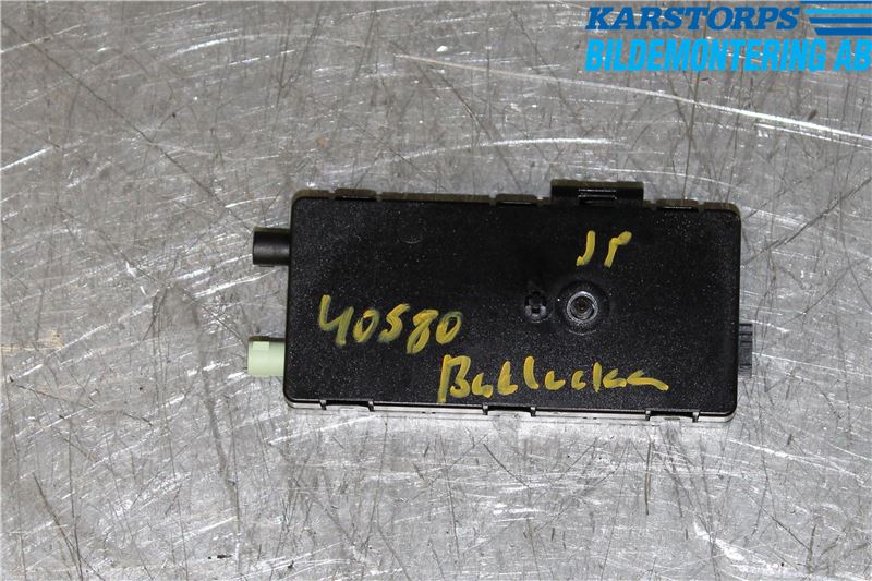 BMW 1 F20/F21 11-19 Stereo Antenneforsterker