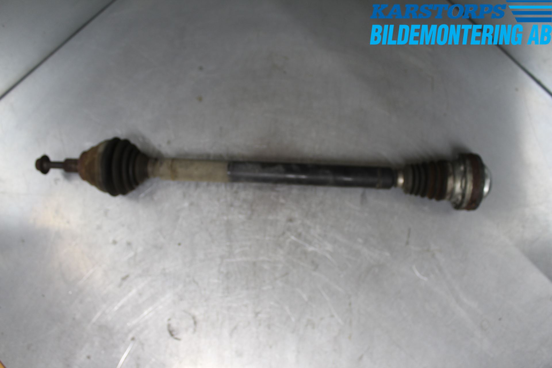 Volkswagen VW PASSAT 05-11 Drivaksel Foran Kompl Høyre