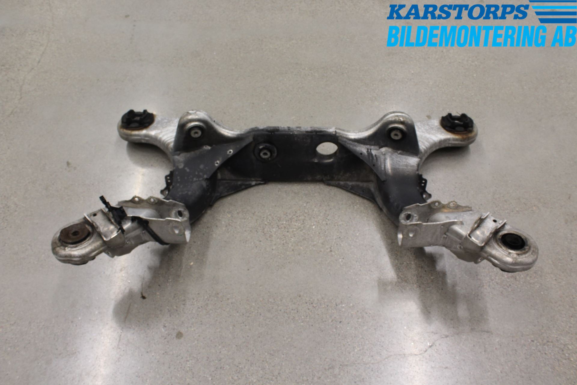 Mercedes-Benz MB E-KLASS (W211) 02-09 Bakaksel Feste Travers-Ramme