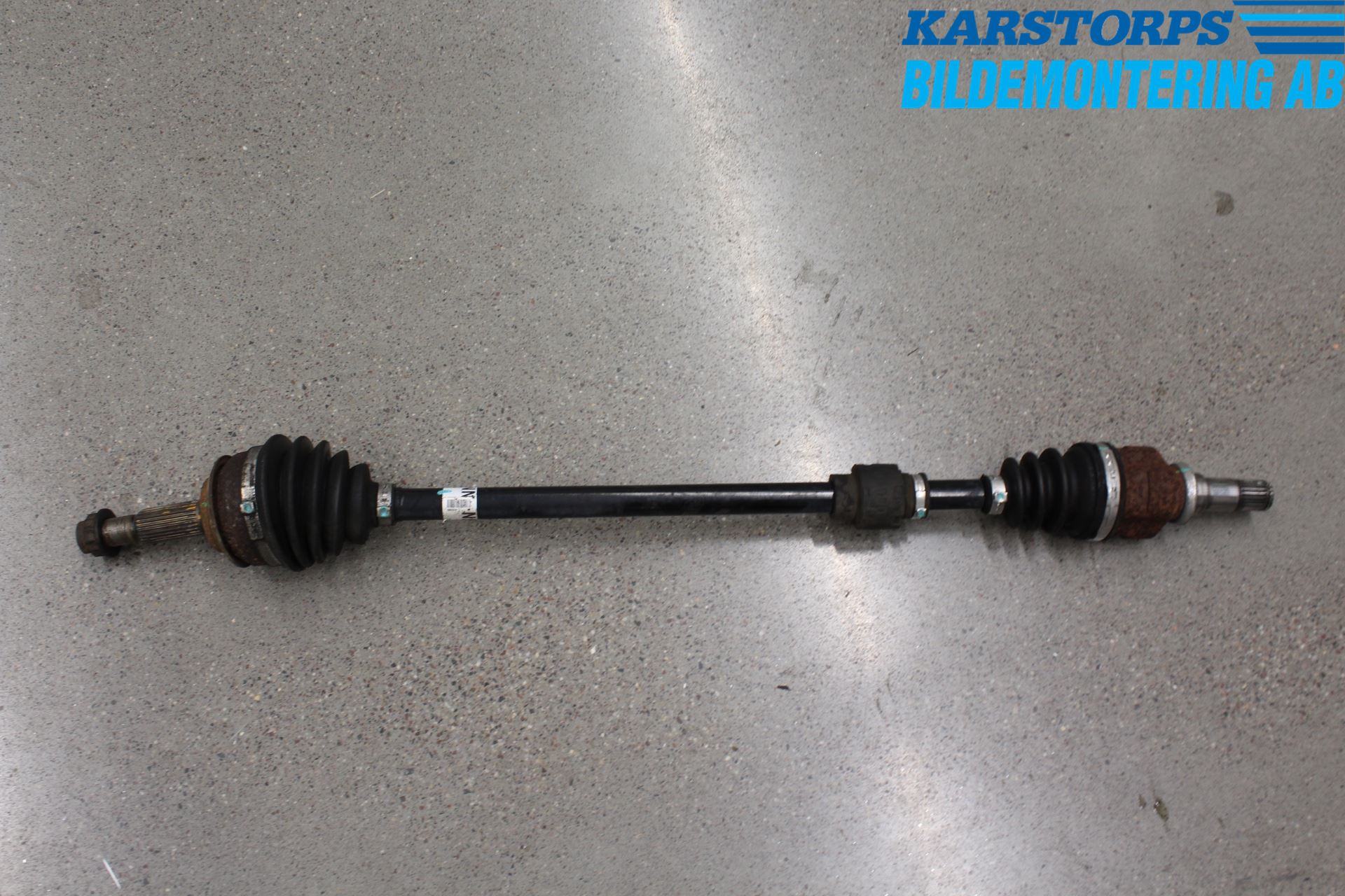Toyota YARIS XP90 06-11 Drivaksel Foran Kompl Høyre