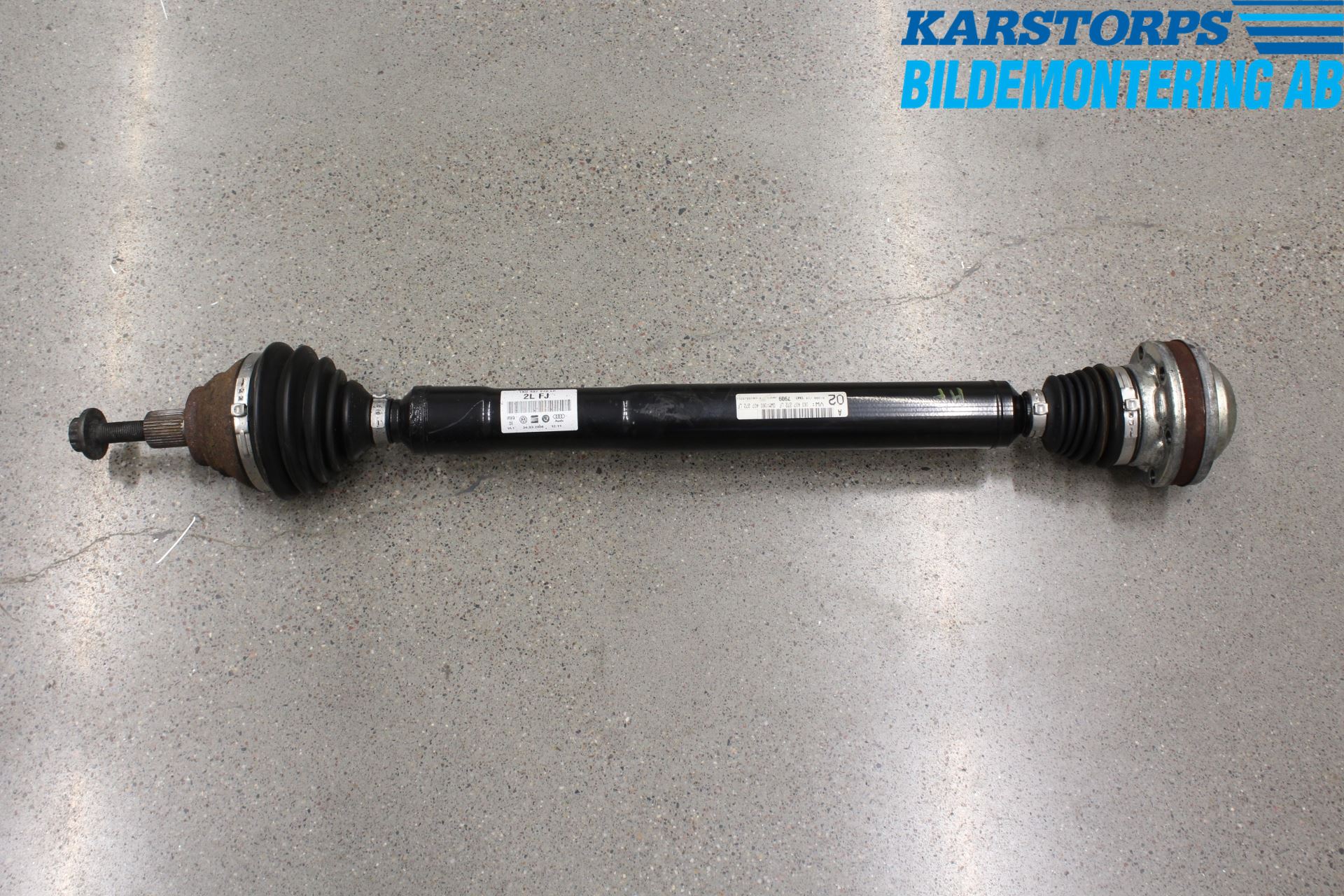 Volkswagen VW PASSAT 05-11 Drivaksel Foran Kompl Høyre