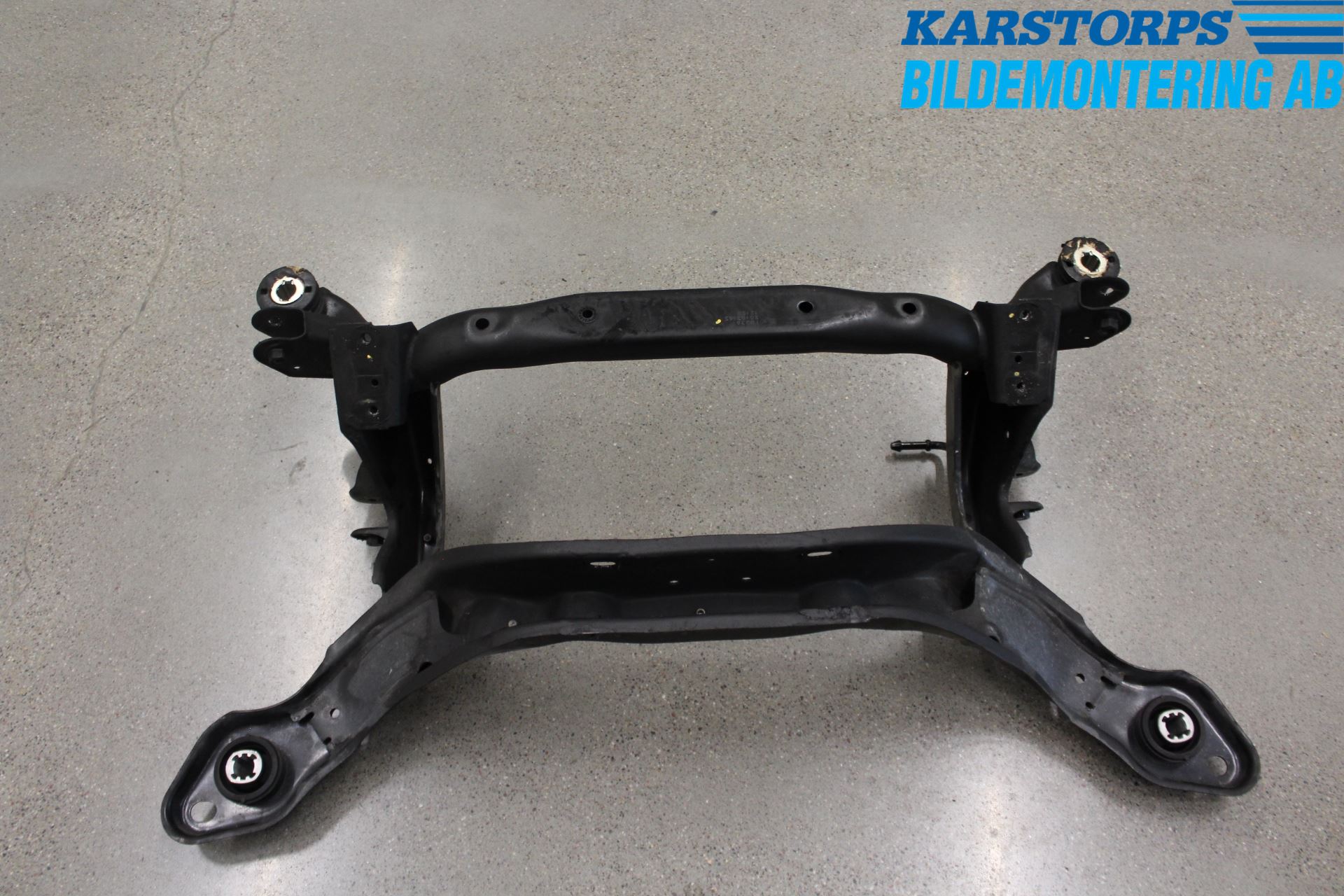 Volvo V60 14-18 Bakaksel Feste Travers-Ramme
