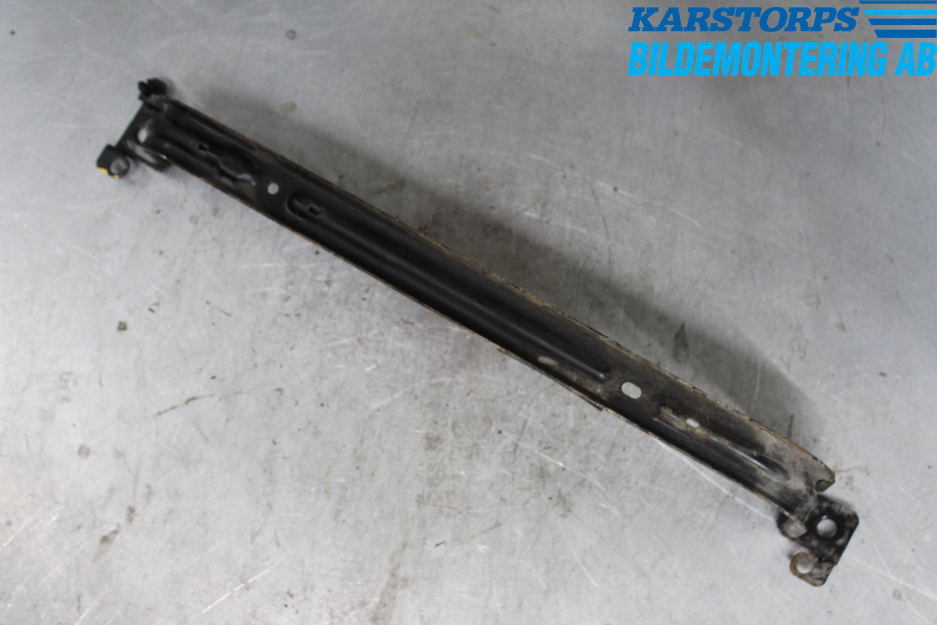 Volvo V70 14-16 Drivstofftank Bånd-Feste
