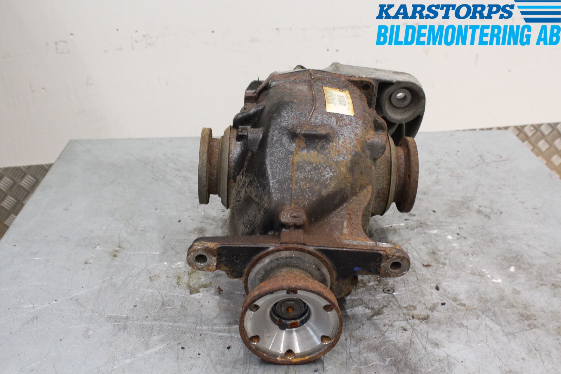BMW 5 E60/61 Sed/Tou 02-10 Bakaksel Kardang Bak -Diff