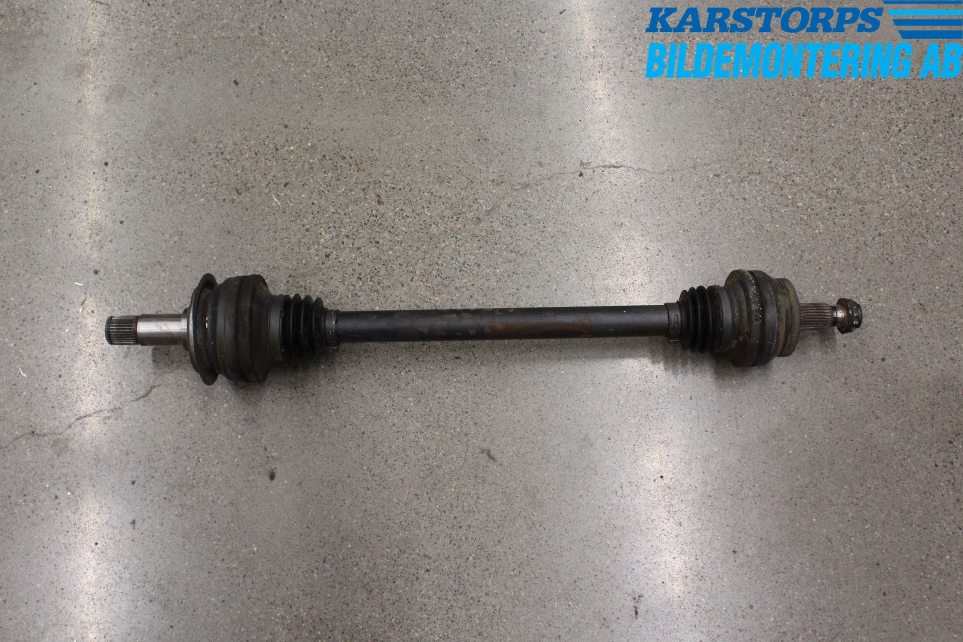 Mercedes-Benz MB C-KLASS (W204) 07-15 Drivaksel Bak Kompl Venstre