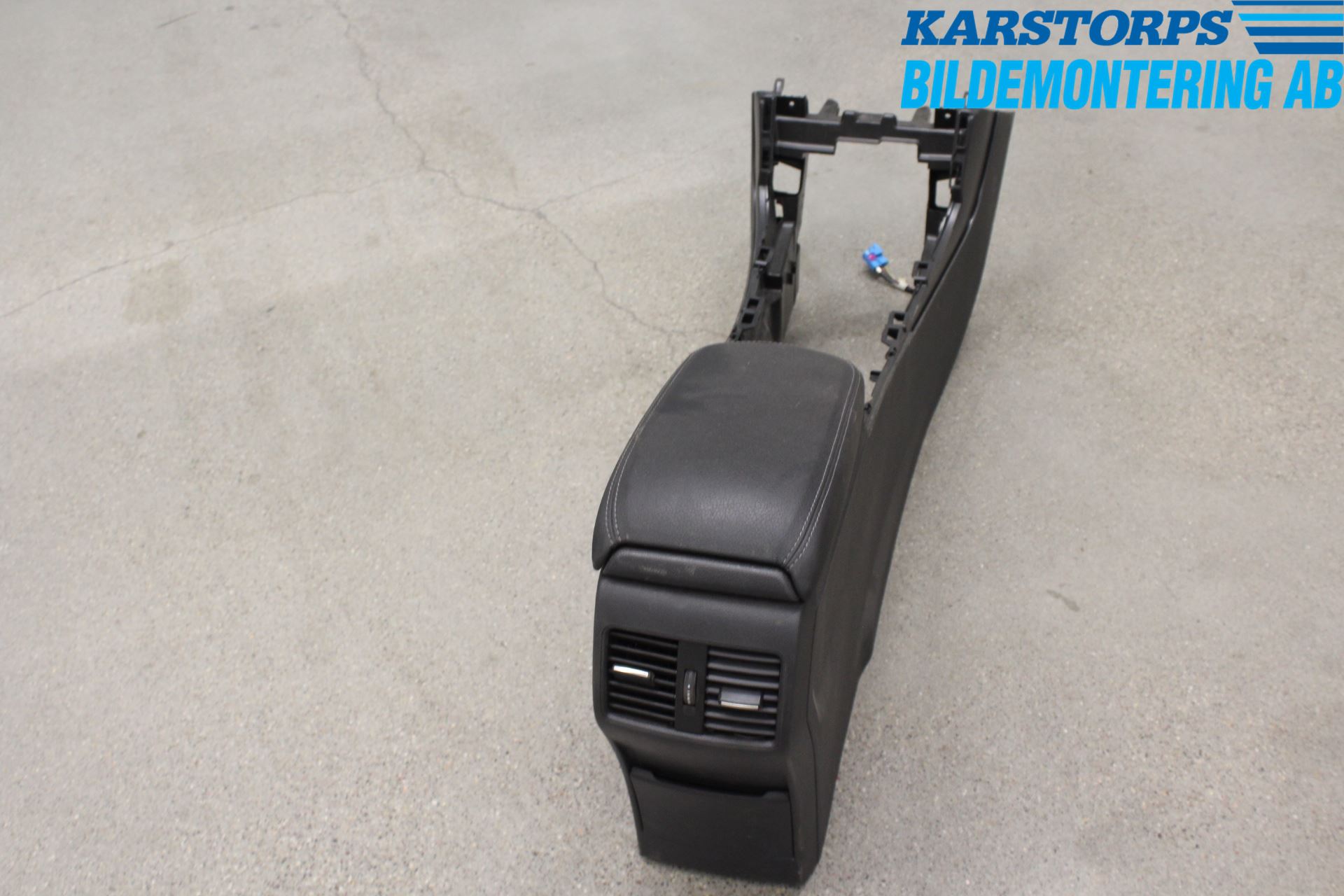Mercedes-Benz MB B-KLASS (W246/W242) 12-19 Innr Konsoll-Lomme