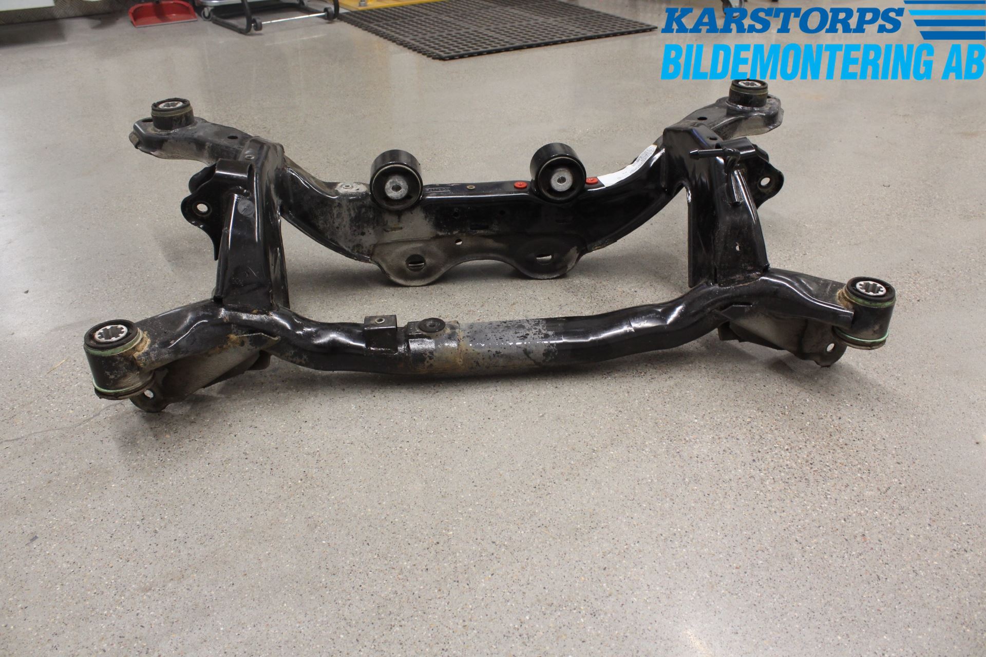 Volvo XC60 14-17 Bakaksel Feste Travers-Ramme